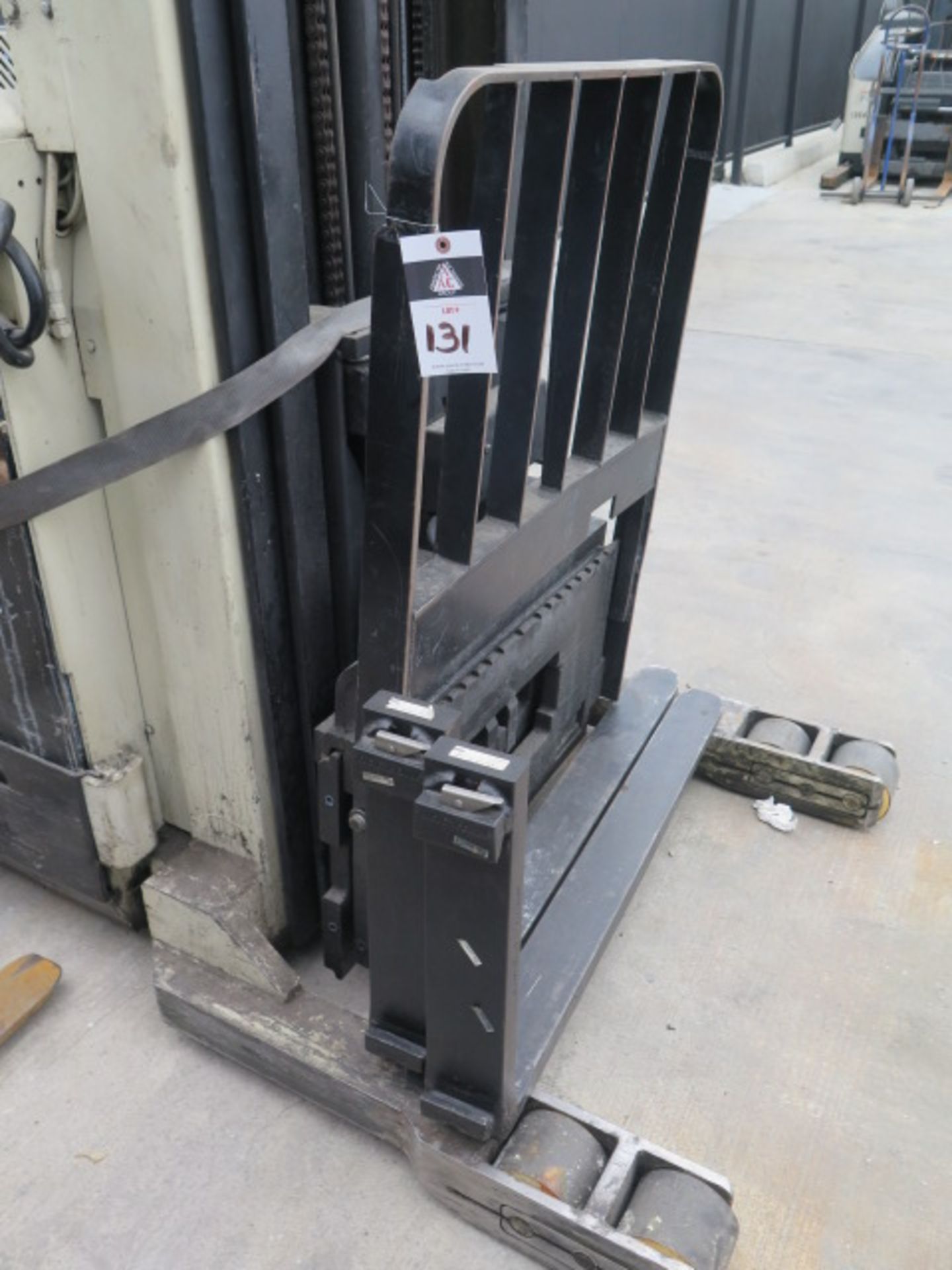 Crown 35RRTT 3500 Lb Cap Stand-In Electric Reach Forklift s/n 1A116462 w/ 3-Stage Mast, SOLD AS IS - Image 5 of 11