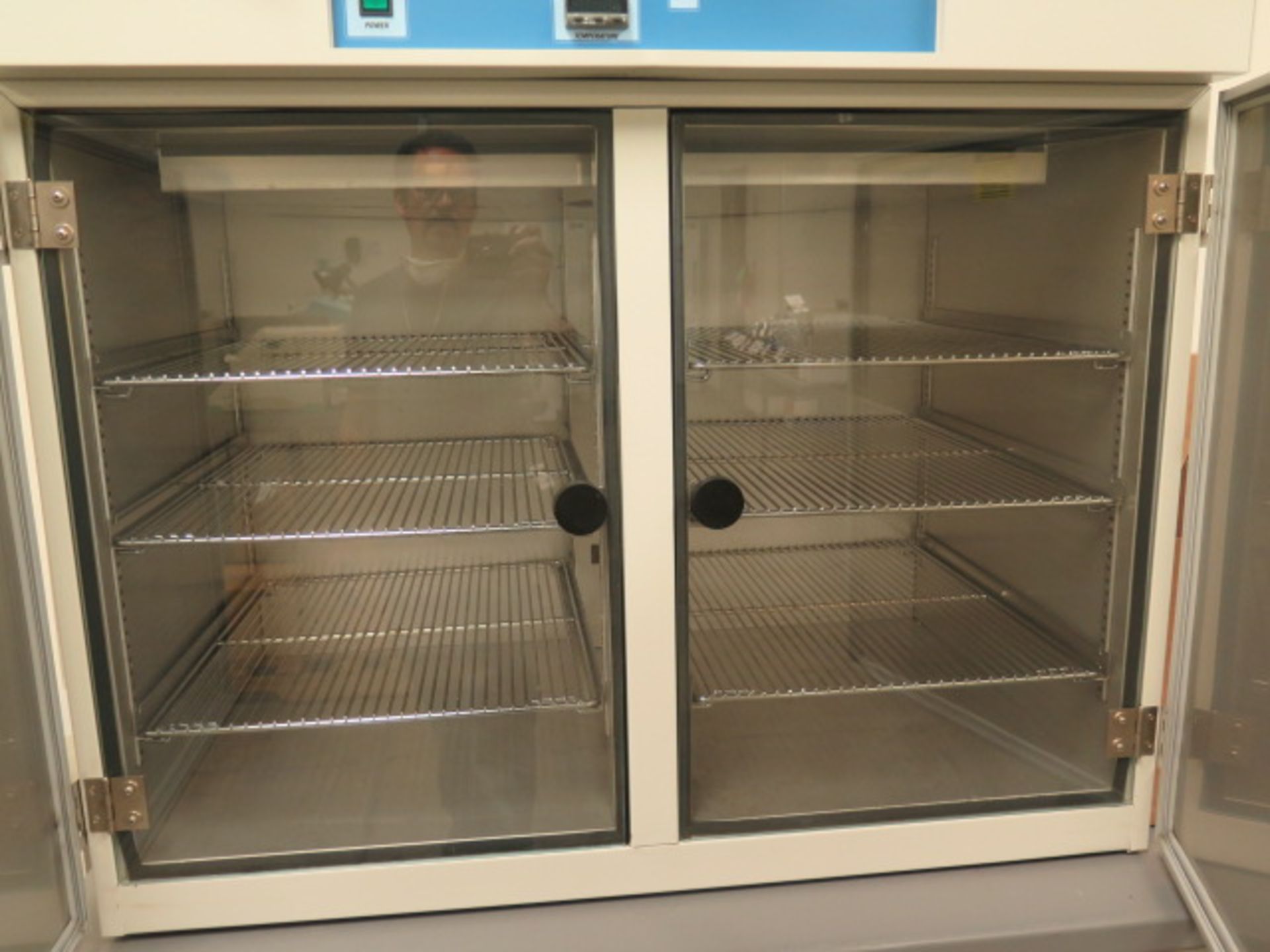 Thermo Scientifis mdl. 6878 Lab Oven s/n 612299-130 w/ Digital Temp Controller. SOLD AS IS - Image 3 of 5