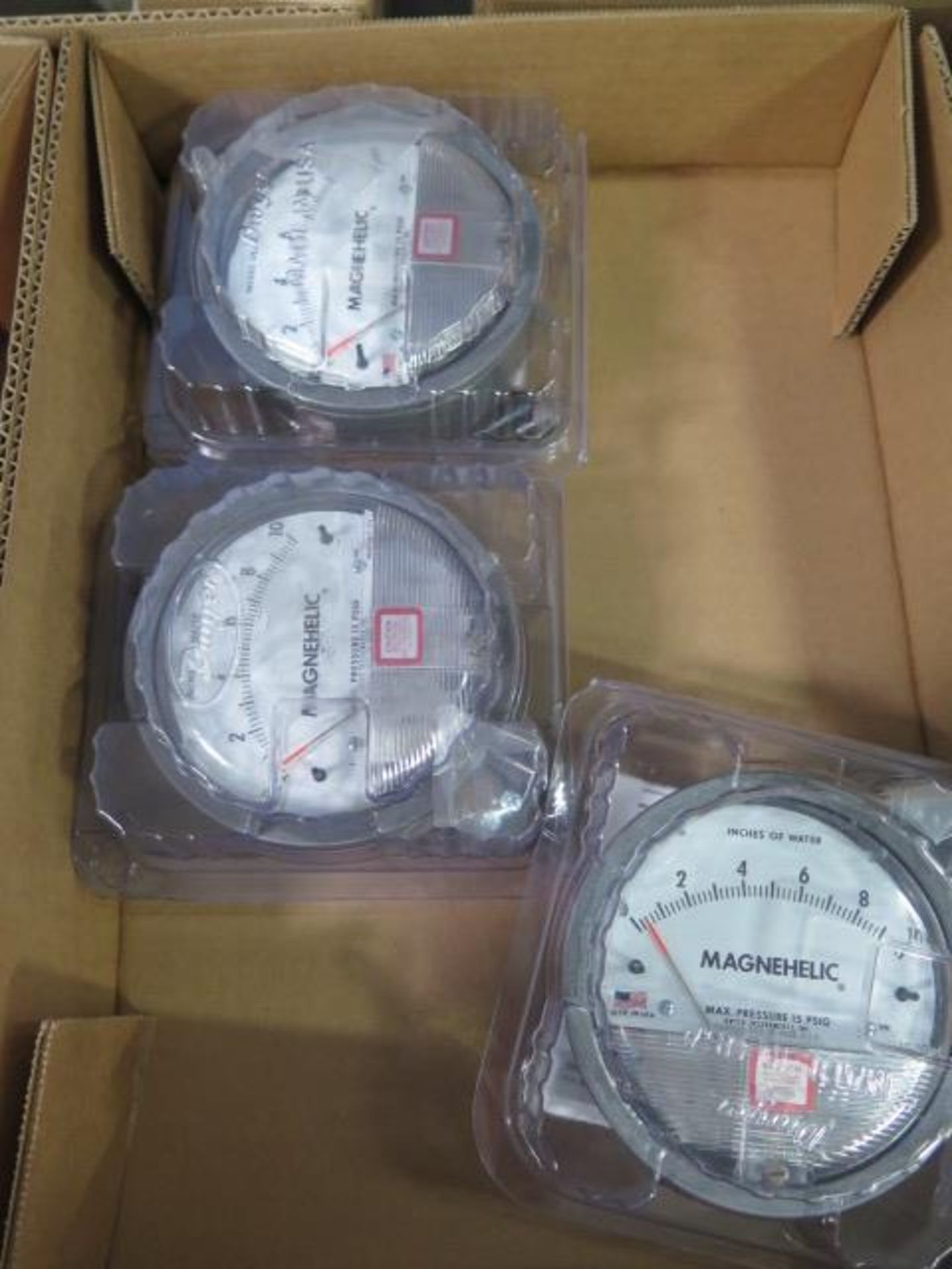 Magnehelic Gauges (3) - Image 2 of 2