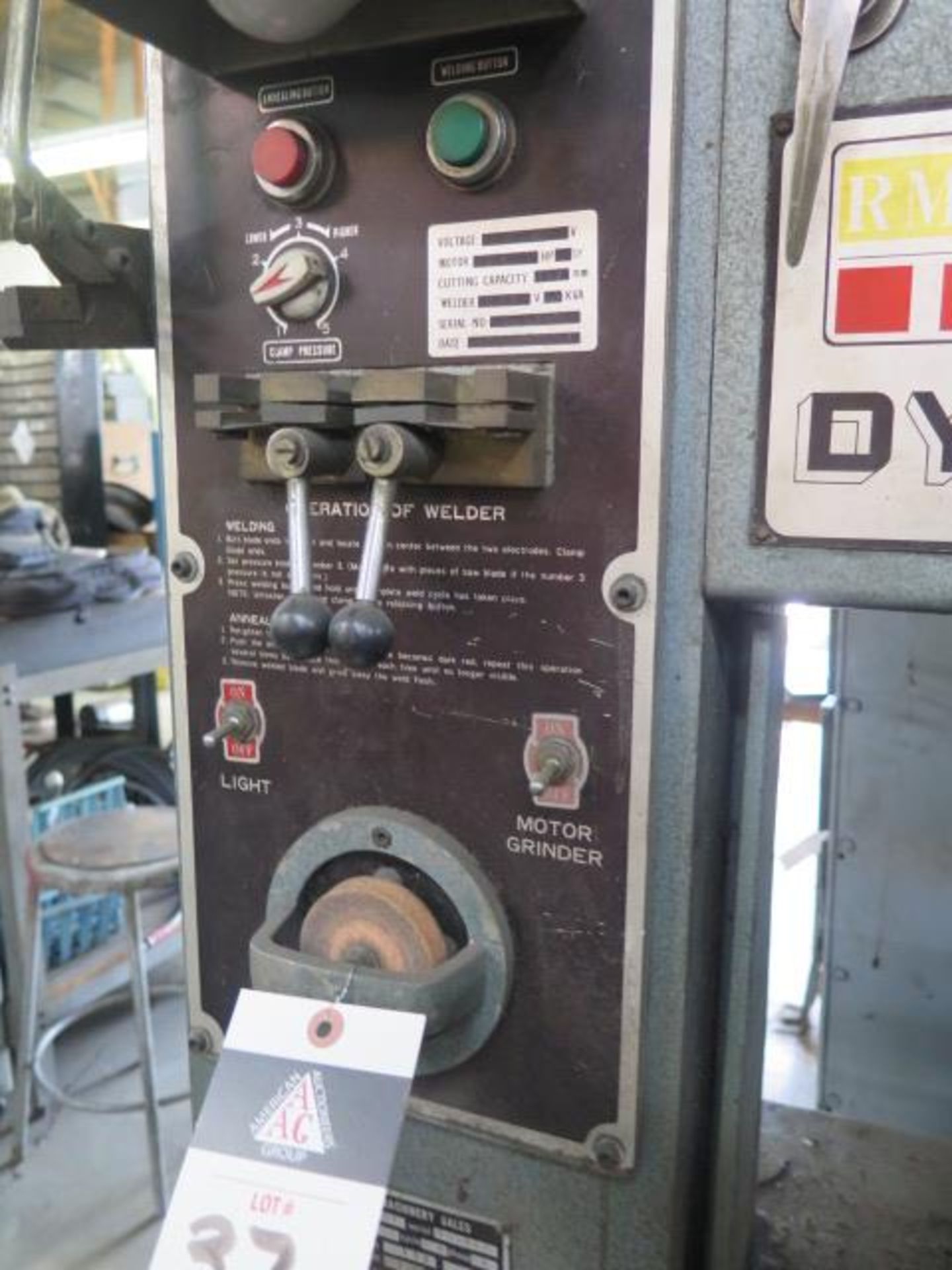 Ramco SawMaster DY-350 14" Vertical Band Saw s/n 885057 w/ Blade Welder, SOLD AS IS AND NO WARRANTY - Image 4 of 7