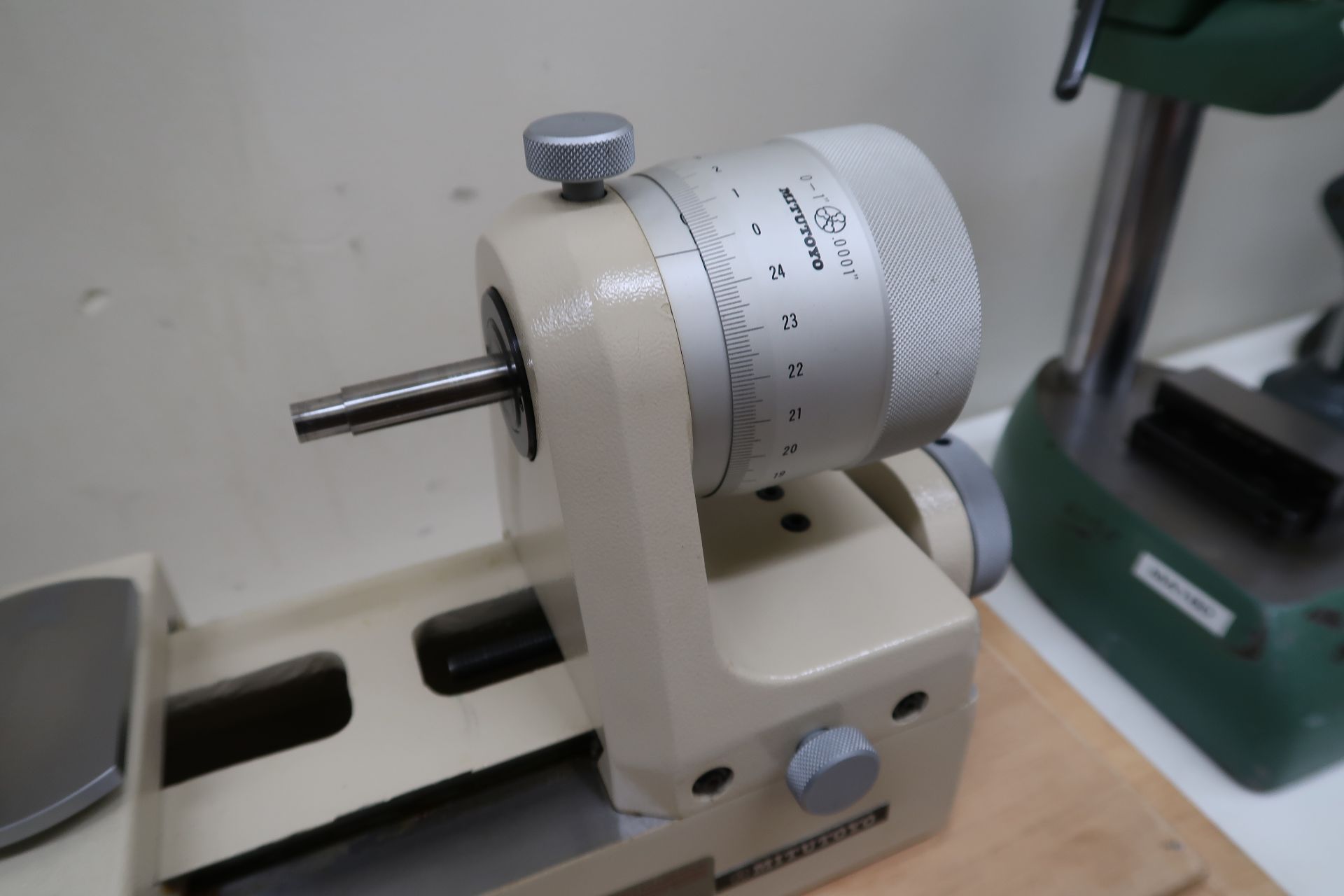 Mitutoyo mdl. 162-102 Super Bench Micrometer w/ Mitutoyo mdl. 519-605-1 Digital Display - Image 3 of 9