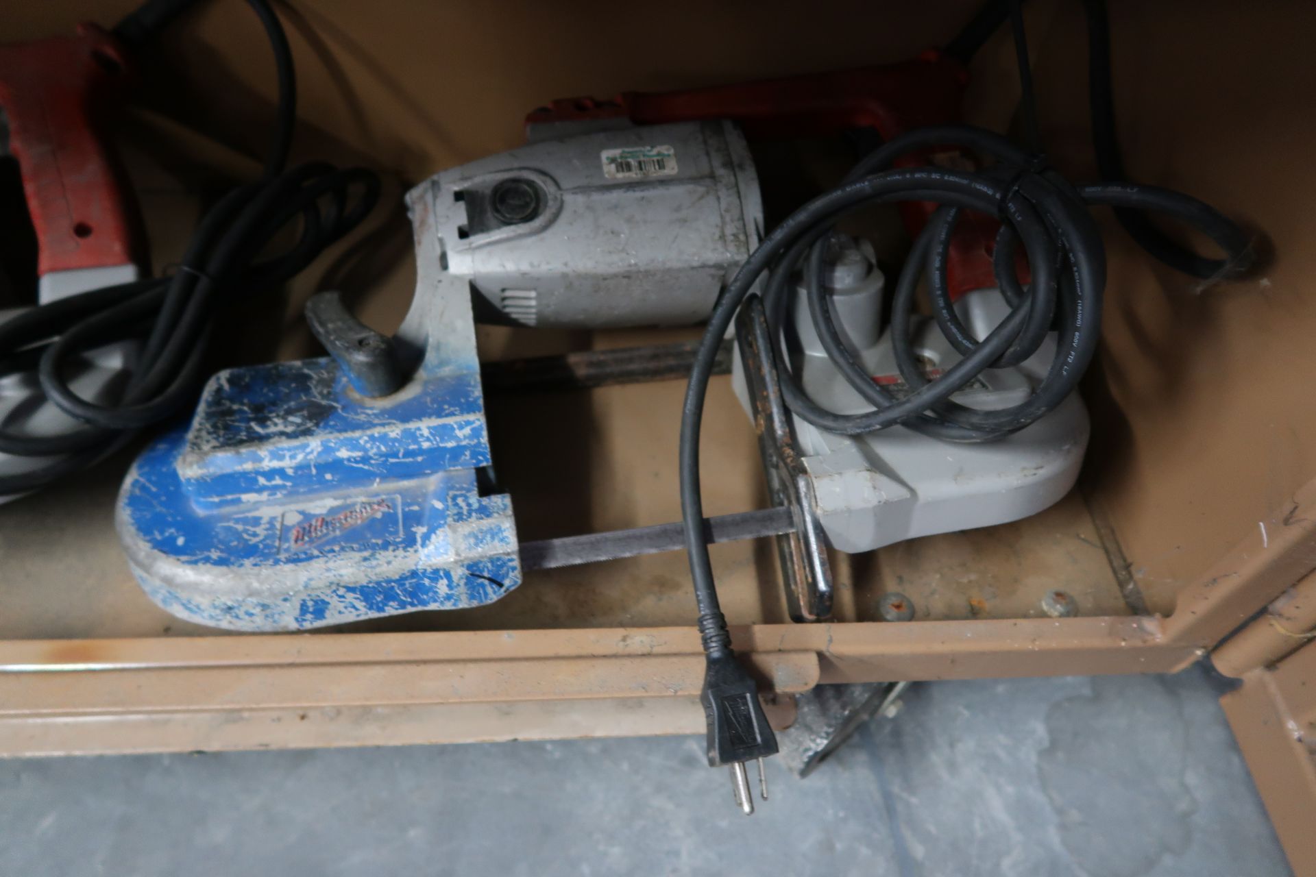 Milwaukee Deep Cut Portable Band Saws (3) (110V Plug) (SOLD AS-IS - NO WARRANTY) - Image 4 of 6
