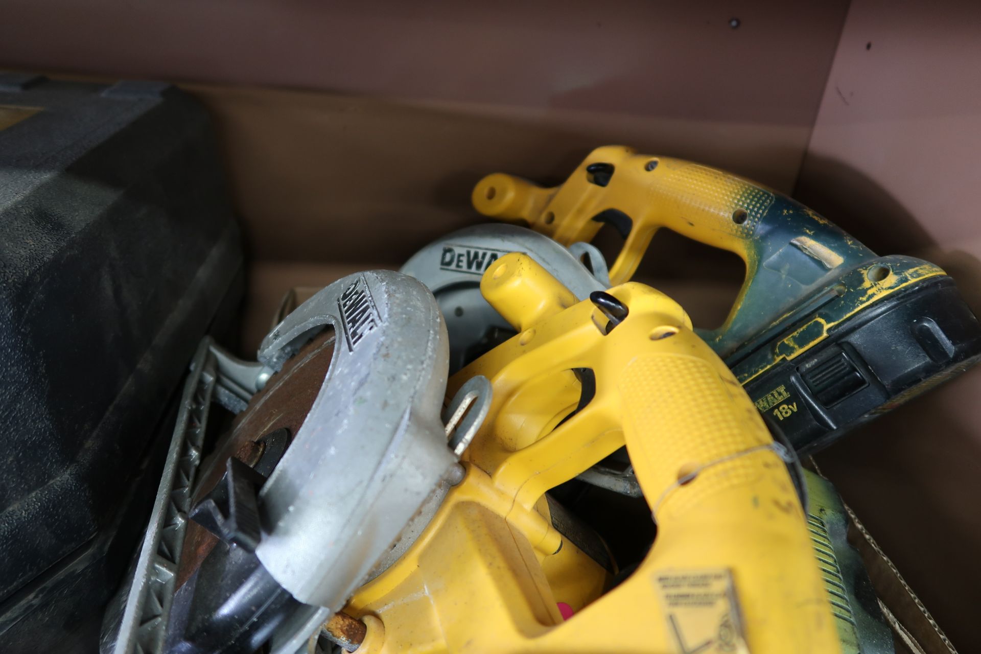 DeWalt 18Volt Cordless Circular Saws (4) (NO CHARGERS OR BATTERIES) (SOLD AS-IS - NO WARRANTY) - Image 5 of 5