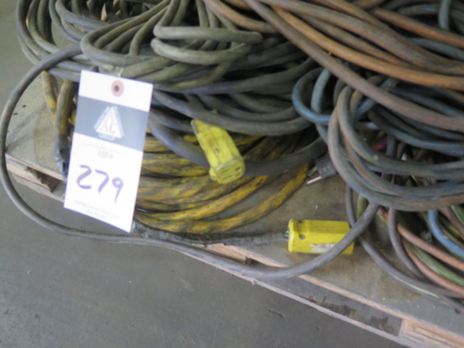 Extension Cords (SOLD AS-IS - NO WARRANTY) - Image 3 of 4