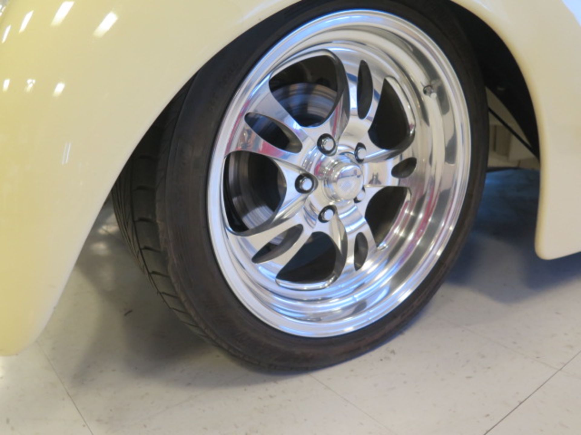 1939 Ford Convertible Street Rod Lisc# 6MDJ392 w/ Ford 289 Engine, Auto Trans, Fiberglass Body - Image 6 of 38