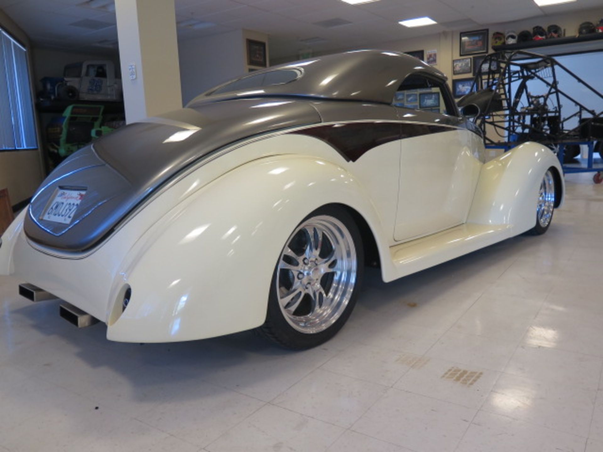 1939 Ford Convertible Street Rod Lisc# 6MDJ392 w/ Ford 289 Engine, Auto Trans, Fiberglass Body - Image 2 of 38