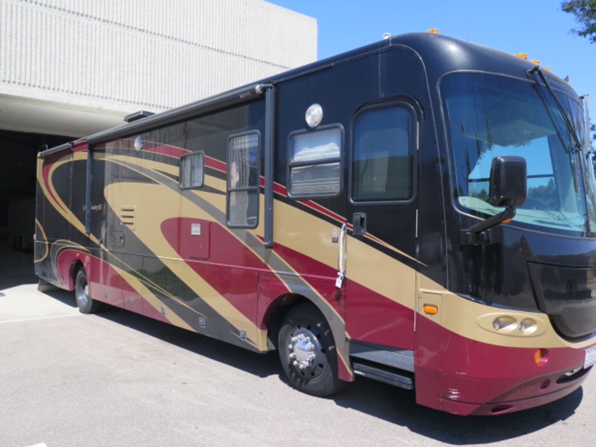 2006 Cross Country SE mdl. 376DS 37.5’ Diesel Pusher Motorhome Lisc# 6FEB565 w/ Freightliner