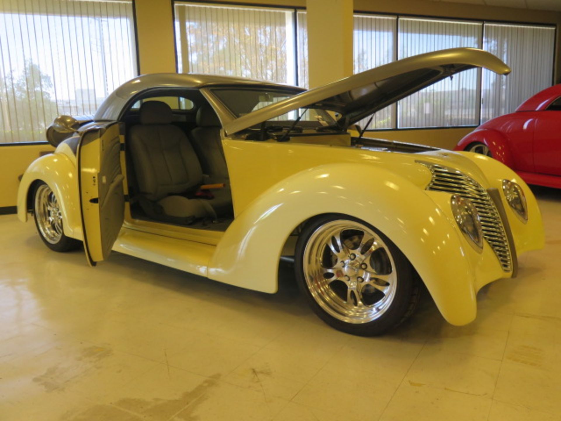 1939 Ford Convertible Street Rod Lisc# 6MDJ392 w/ Ford 289 Engine, Auto Trans, Fiberglass Body - Image 36 of 38