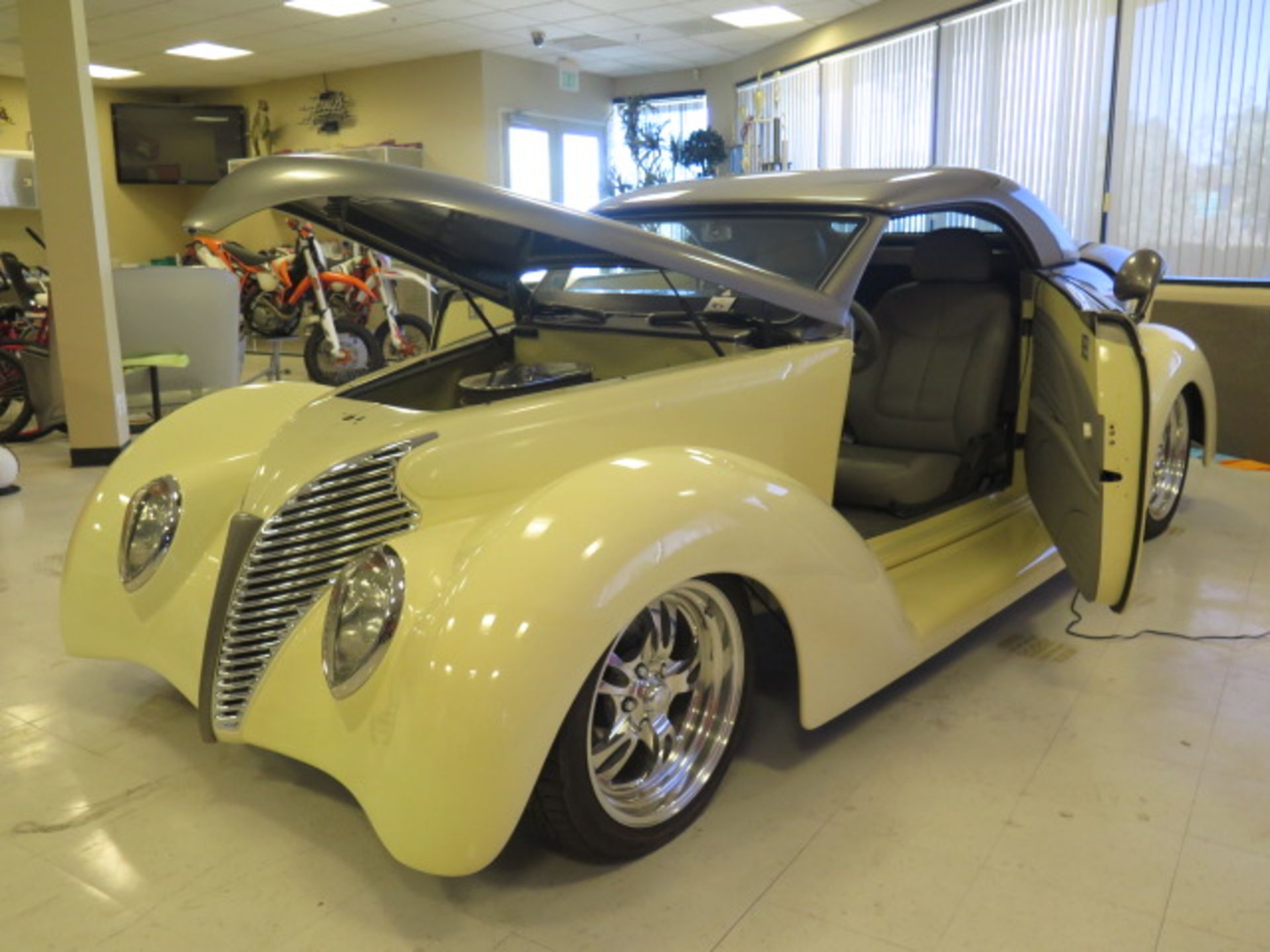 1939 Ford Convertible Street Rod Lisc# 6MDJ392 w/ Ford 289 Engine, Auto Trans, Fiberglass Body - Image 38 of 38