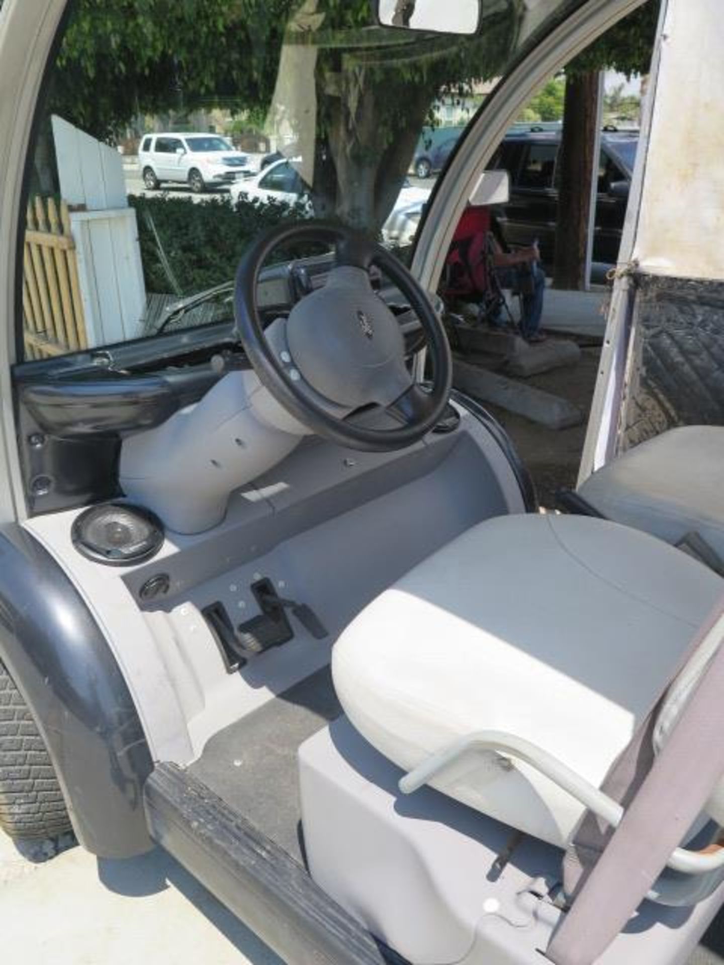 2002 Ford “Think” Golf Cart Street Lisc# 4ZOB633 VIN# 1FABP225520102461 (SOLD AS-IS - NO WARRANTY) - Image 5 of 20