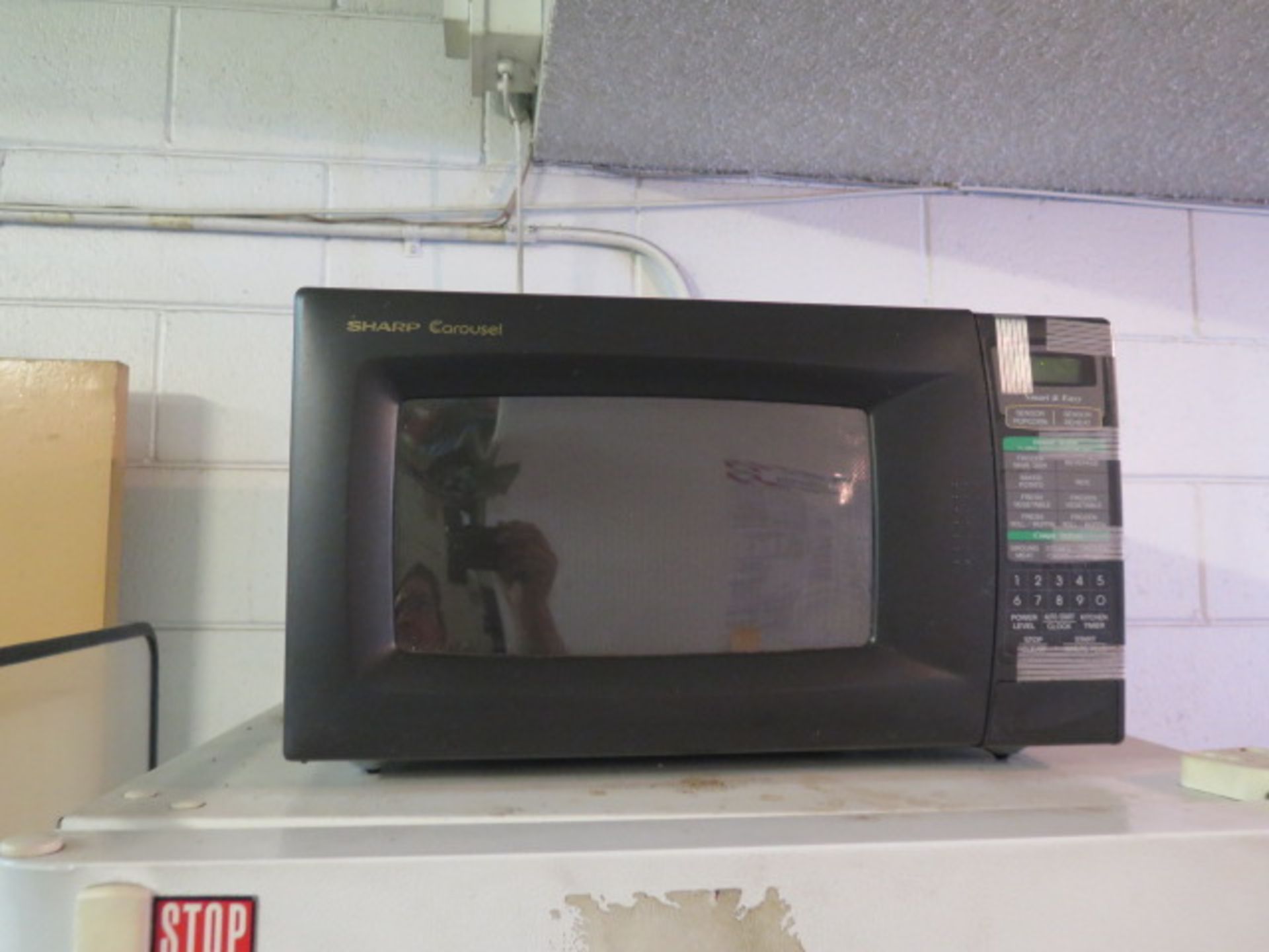 Refrigerator and Microwave (SOLD AS-IS - NO WARRANTY) - Image 2 of 4