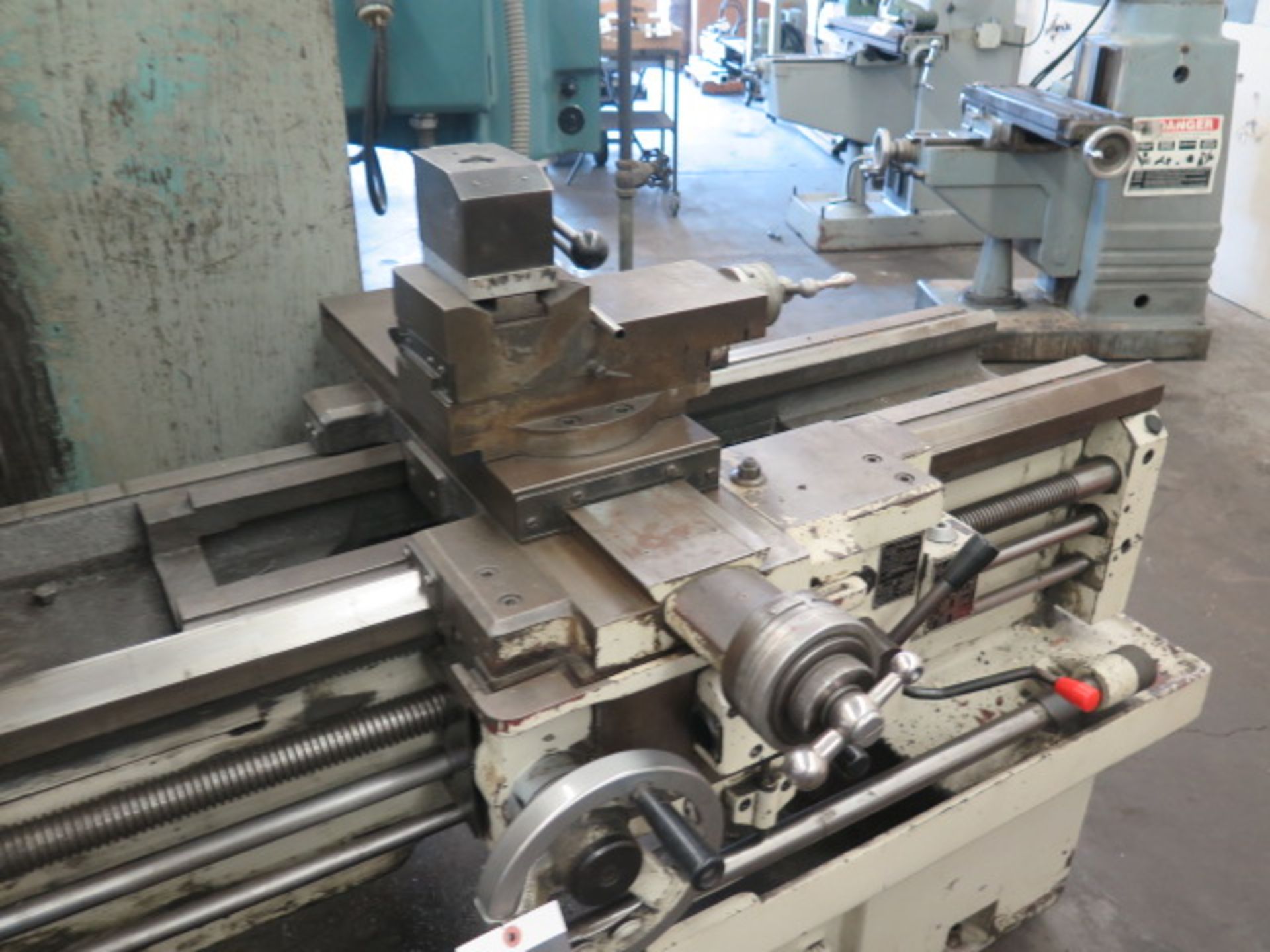 Cadillac 22” Geared Head Gap Bed Lathe s/n B92892 w/ 25-1500 RPM, Inch/mm Threading, SOLD AS IS - Image 8 of 11