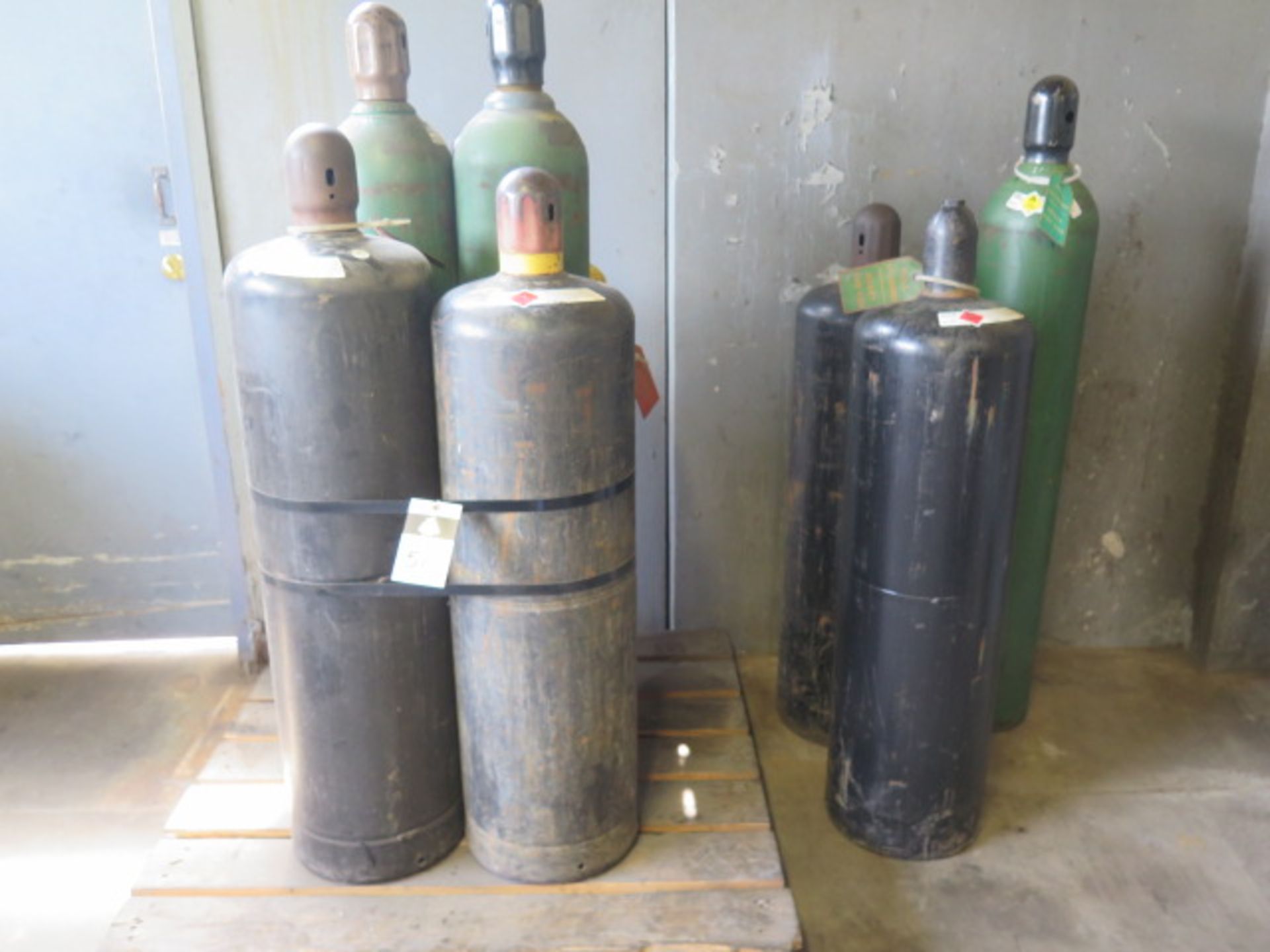 Oxygen and Acetelene Tanks (9) (SOLD AS-IS - NO WARRANTY)