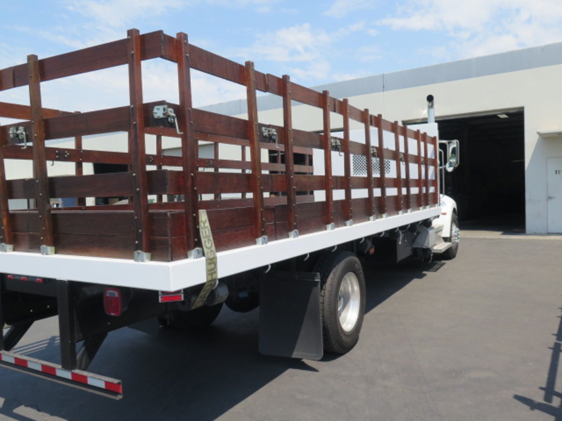 2017 Peterbilt PB337 23’ Stake Bed Truck Lisc# 60008K2 w/ Cummins Paccar PX-7 300Hp Diesel, - Image 5 of 29