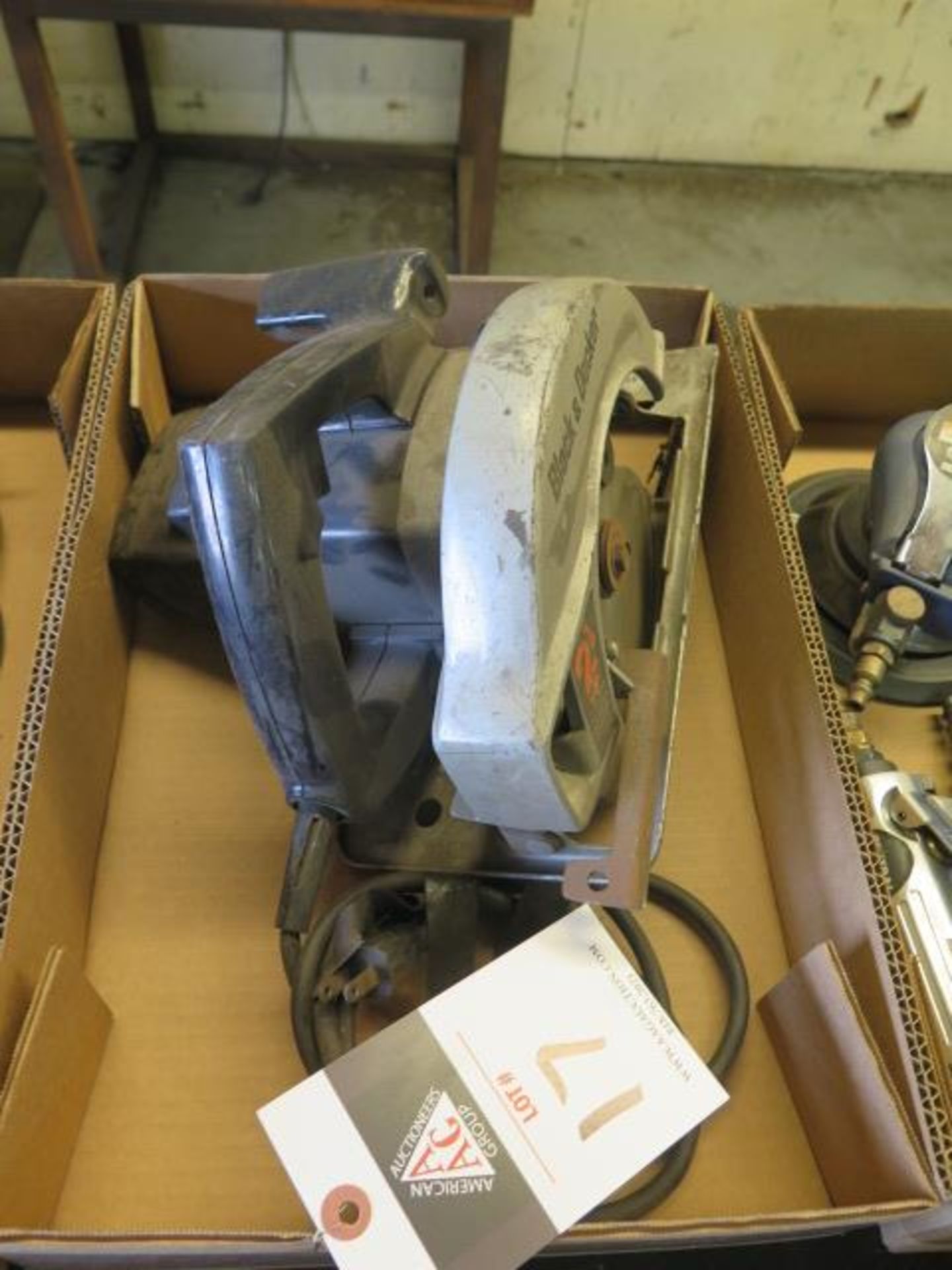 Black & Decker Circular Saw (SOLD AS-IS - NO WARRANTY)