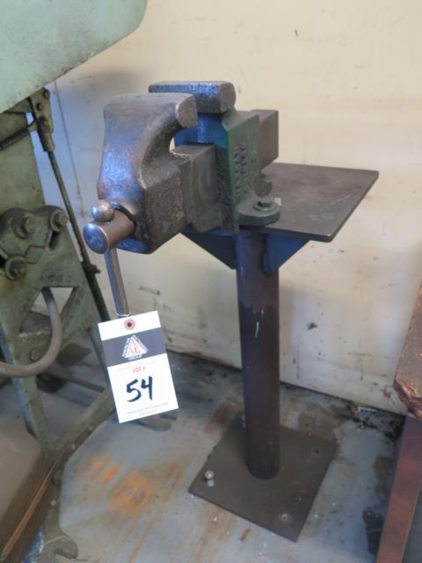 Pedestal Mounted Vise (SOLD AS-IS - NO WARRANTY)