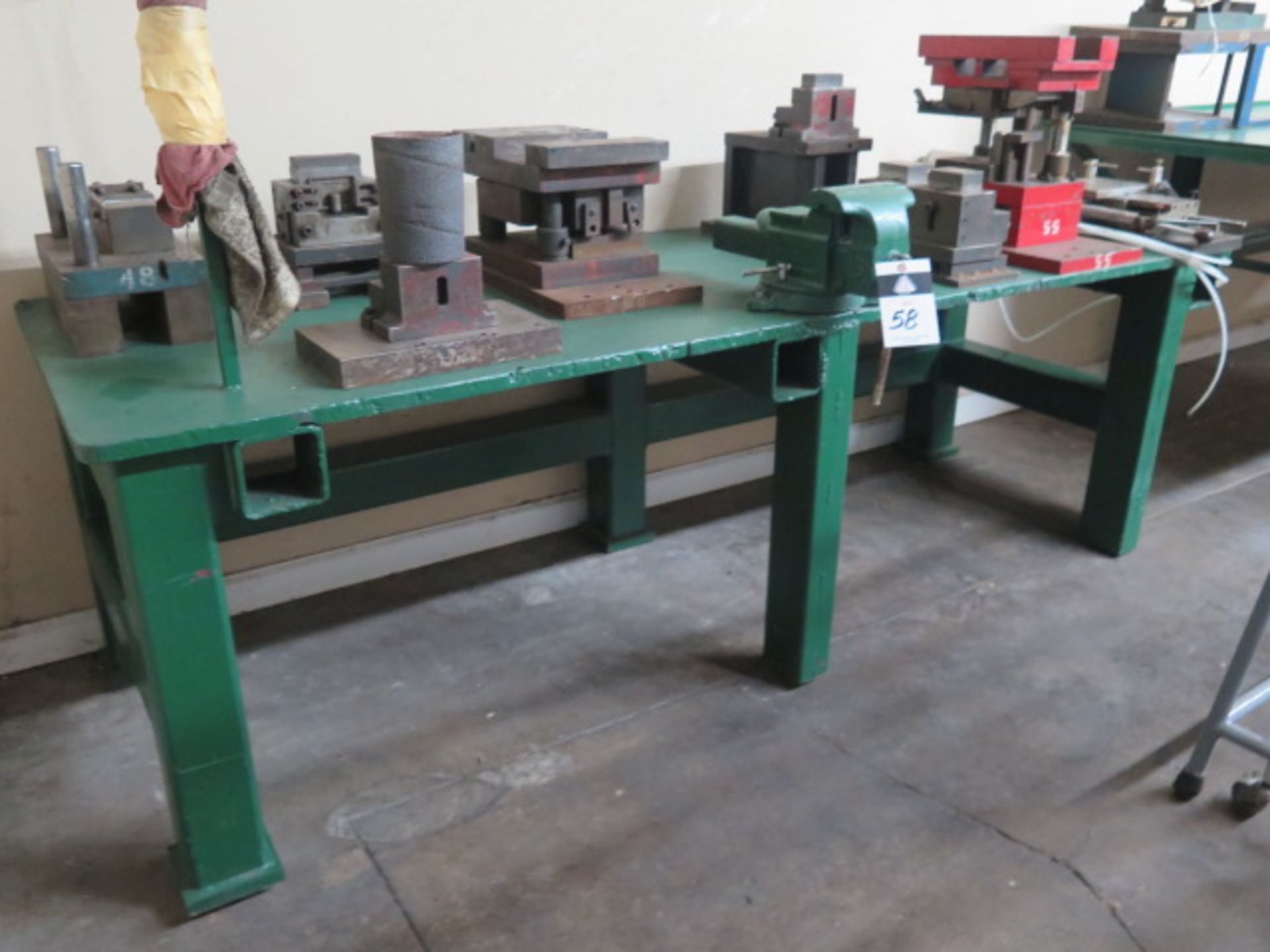 Bench Vise w/ Steel Work Bench (SOLD AS-IS - NO WARRANTY)