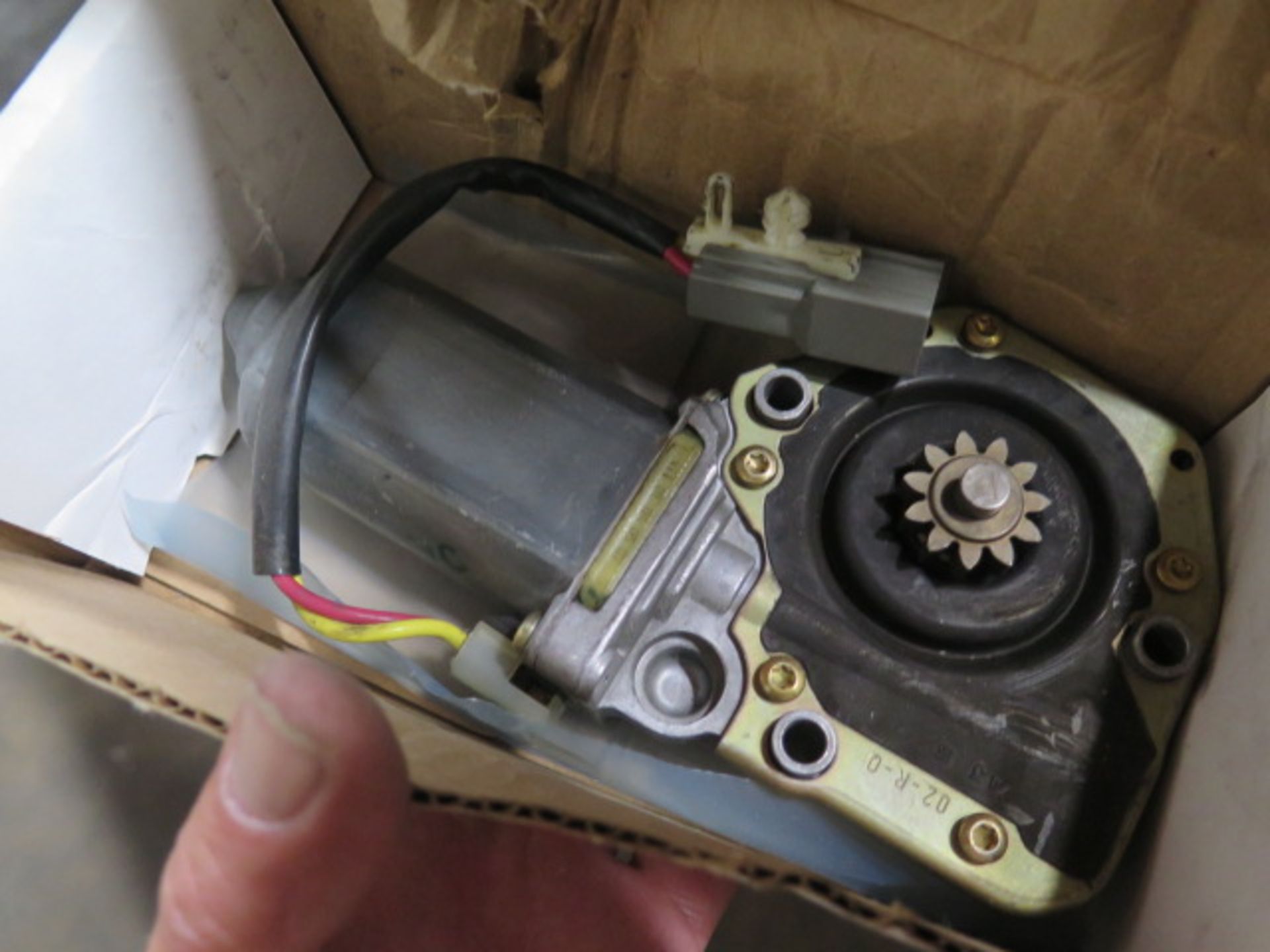 Motorcraft Window Lift Motors (100 - Check PICs for Part Numbers) (SOLD AS-IS - NO WARRANTY) - Image 2 of 12
