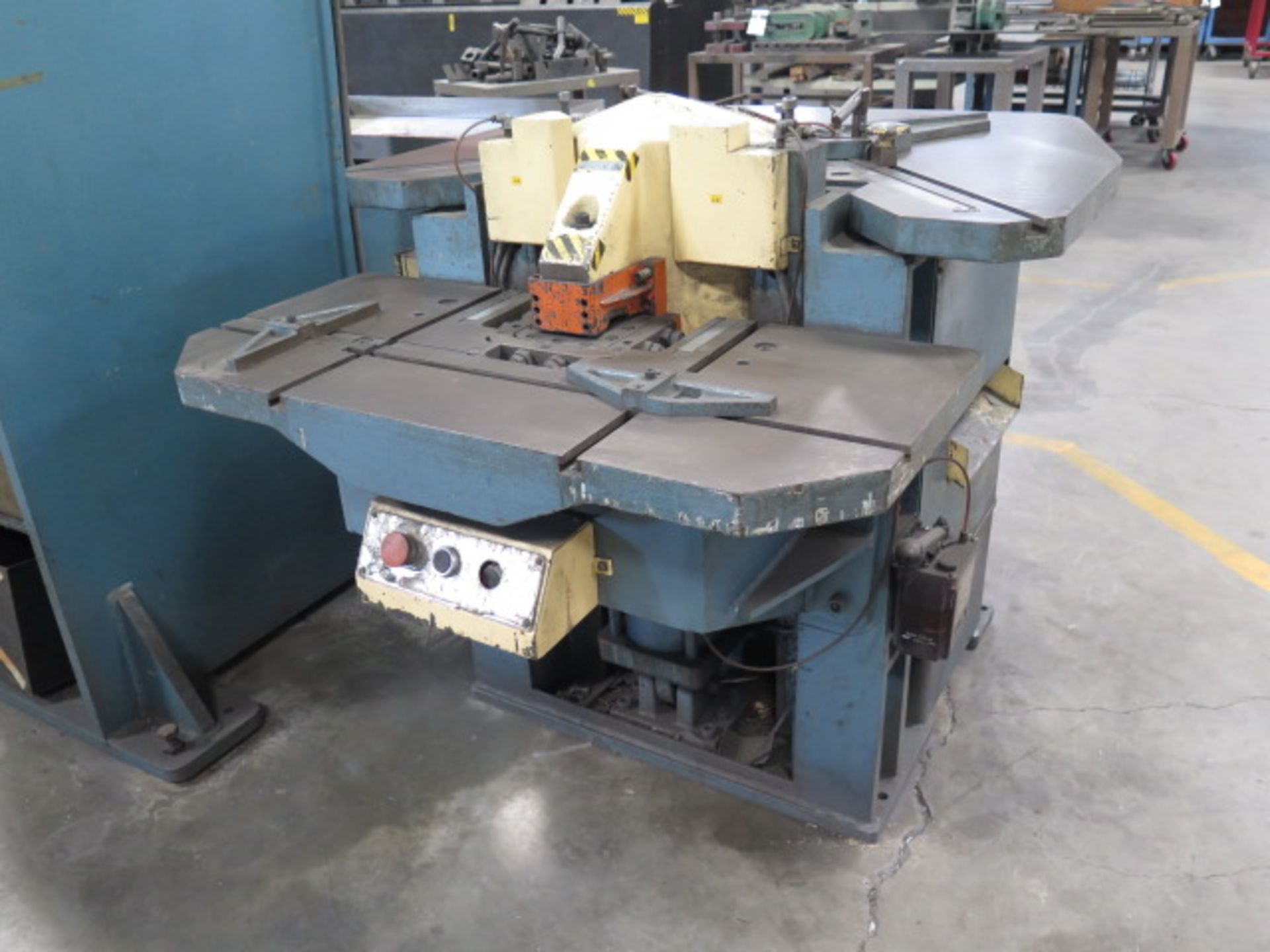 Amada CSW-220 Dual Head Hydraulic 8 5/8” x 8 5/8” Corner Notcher and 2 ¾” x 4” Coping, SOLD AS IS - Image 3 of 12