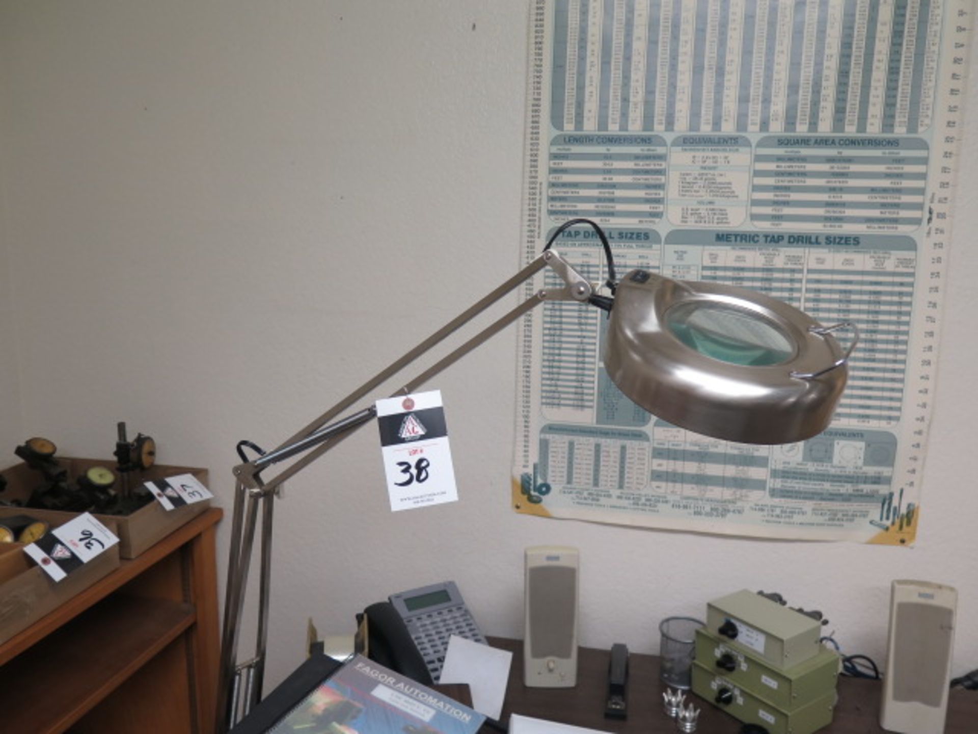 Magnifying Lamp (SOLD AS-IS - NO WARRANTY)