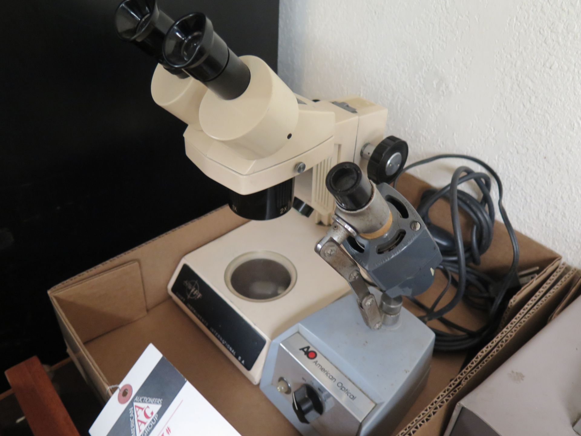 Swift Stereo Microscope w/ Light Source (SOLD AS-IS - NO WARRANTY) - Image 2 of 7