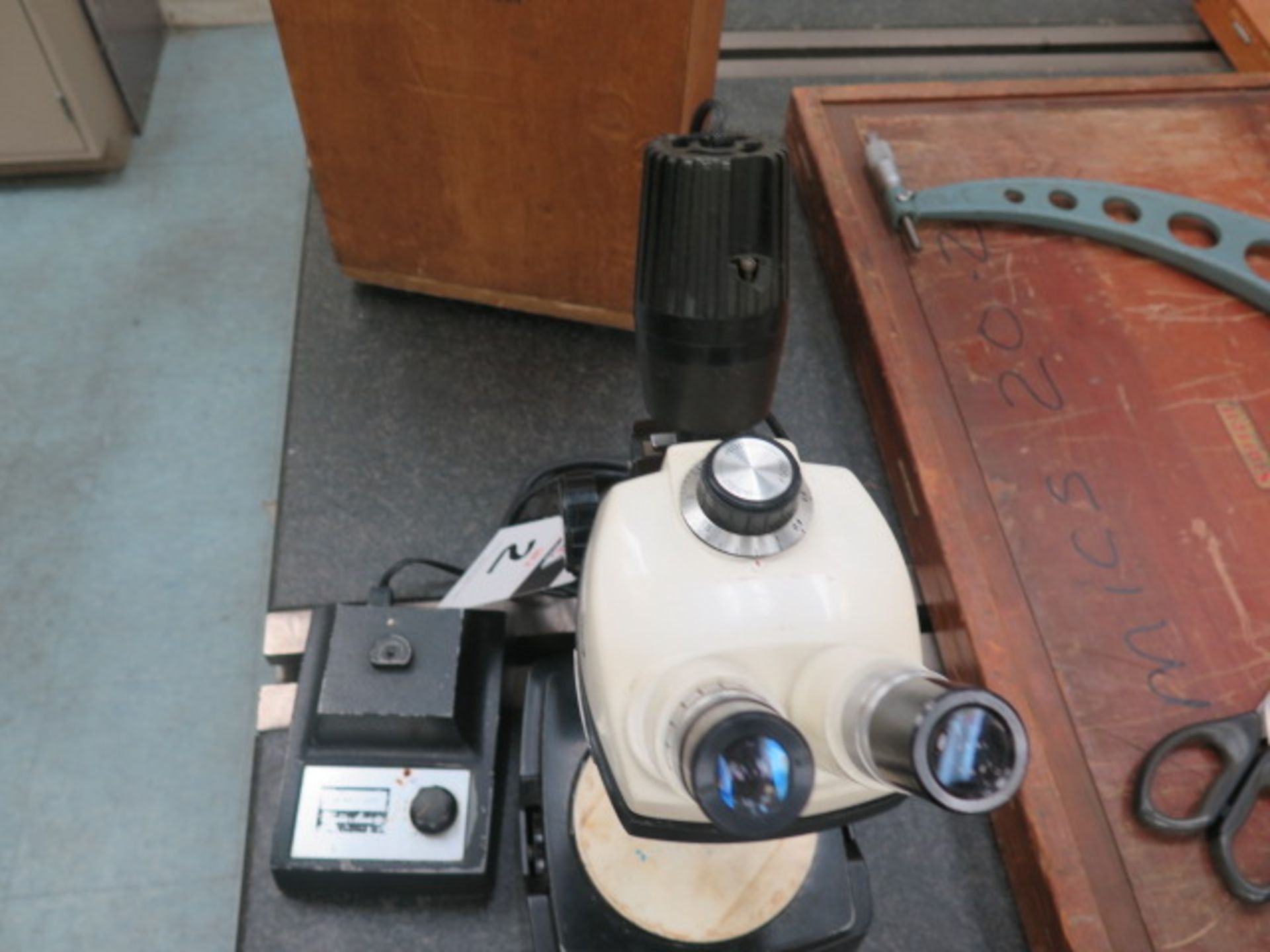 Bausch & Lomb Stereo Microscope w/ Light Source (SOLD AS-IS - NO WARRANTY) - Image 3 of 6