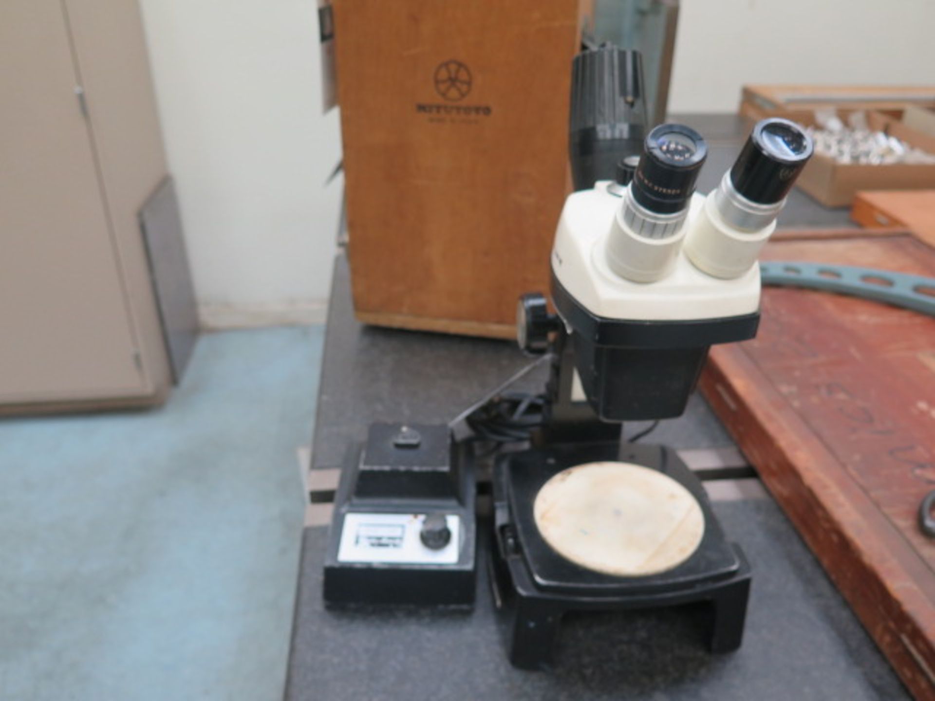 Bausch & Lomb Stereo Microscope w/ Light Source (SOLD AS-IS - NO WARRANTY) - Image 2 of 6