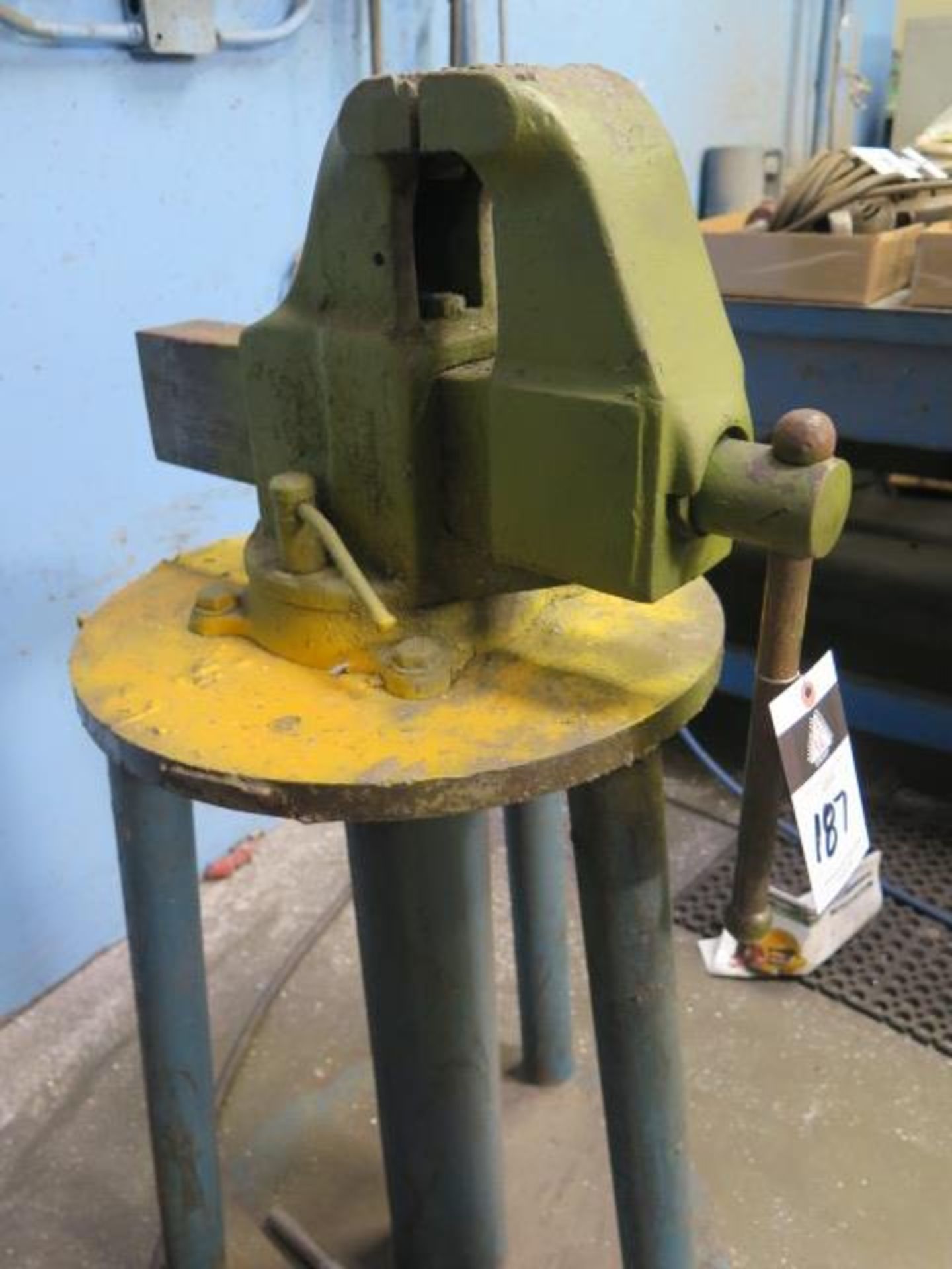 Columbian 5" Pedestal Mounted Vise (SOLD AS-IS - NO WARRANTY) - Image 2 of 5