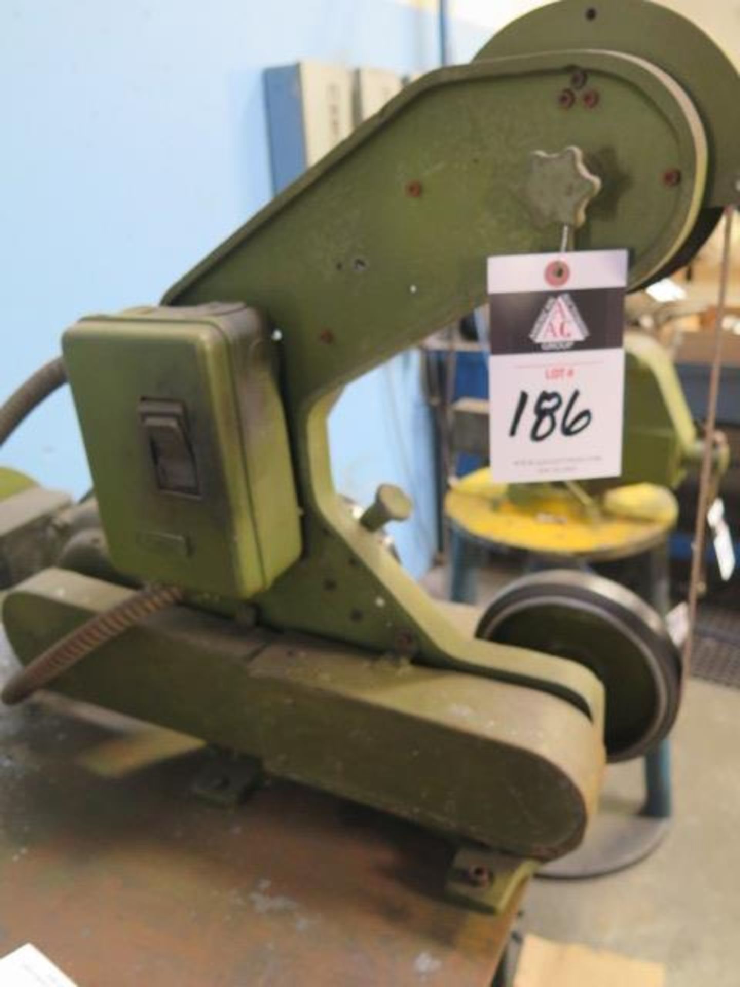 1" Belt Sander w/ Table (SOLD AS-IS - NO WARRANTY) - Image 4 of 4