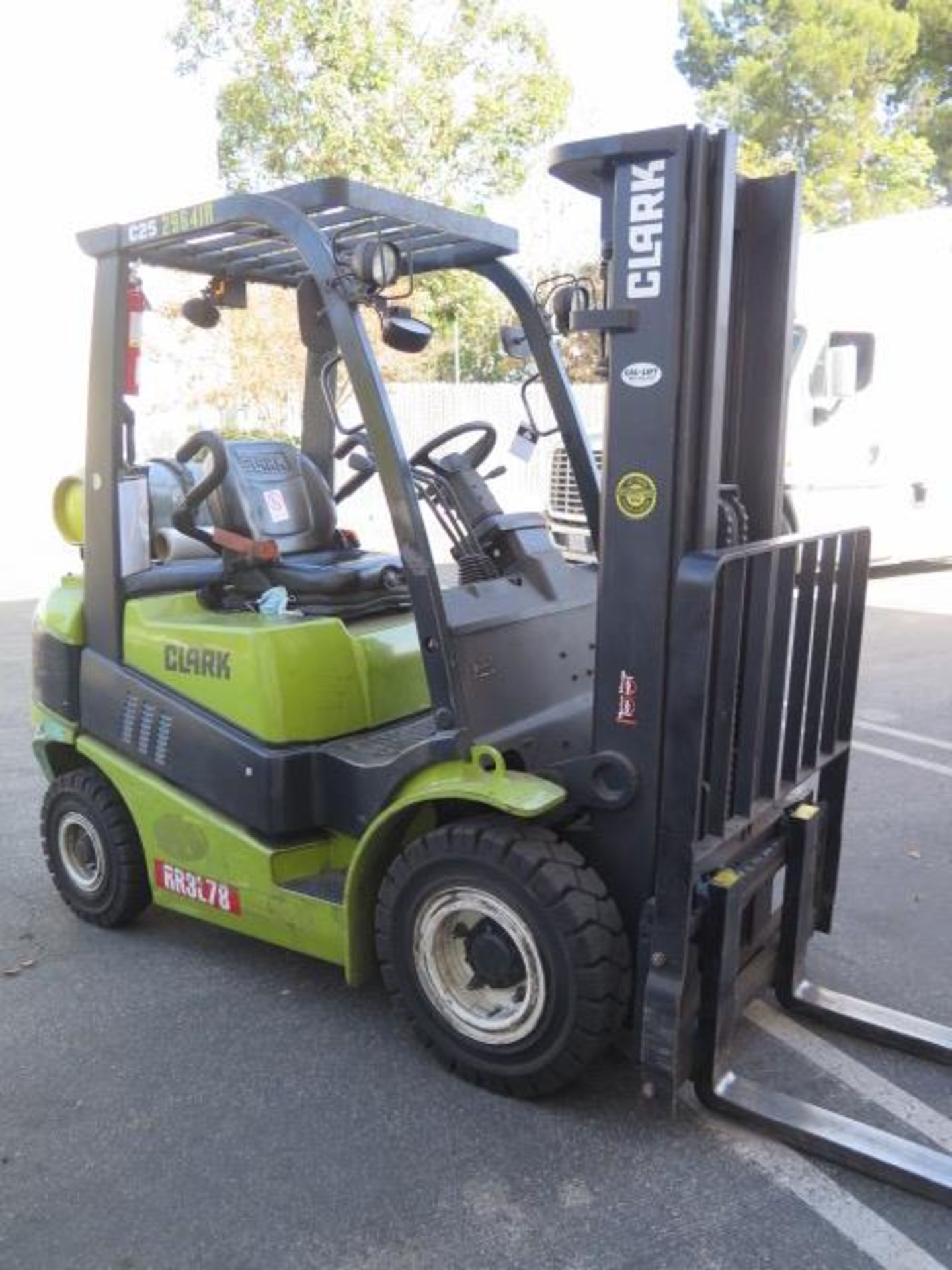 Clark C25 5000 Lb LPG Forklift s/n P-2321-0460-9862CNF w/ 3-Stage, 189" Lift, Side Shift, SOLD AS IS - Image 2 of 18