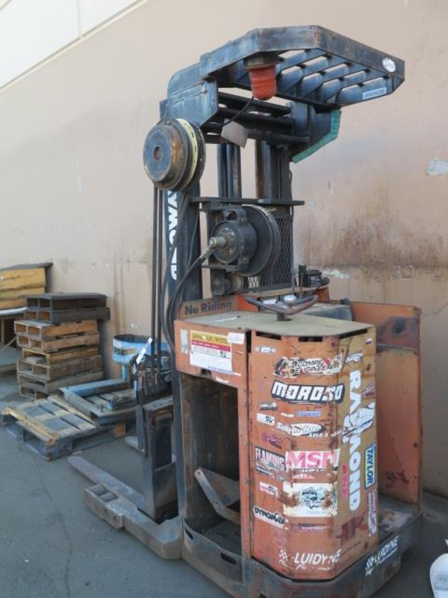 Raymond 20-R30TT 3000 Lb Cap Stand-In Electric Palletr Mover (NO BATTERY) s/n 020-R30TT-10846-S w/ - Image 2 of 7