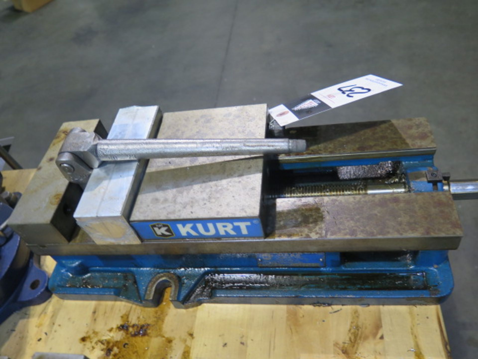 Kurt D688 6" Angle-Lock Vise (SOLD AS-IS - NO WARRANTY) - Image 2 of 4