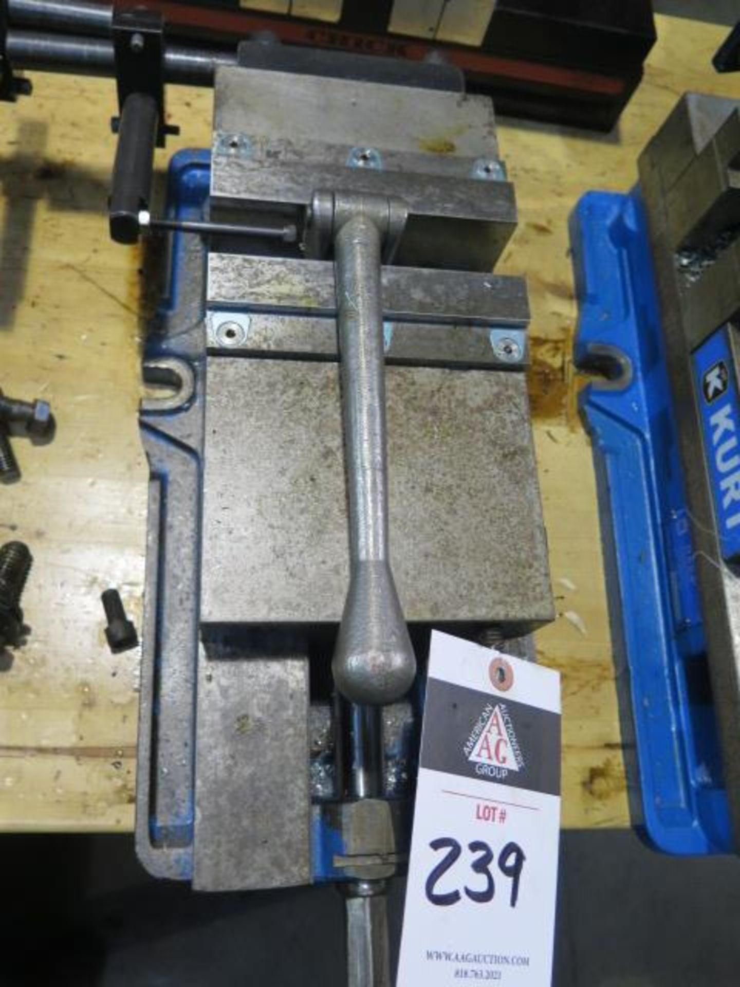 Kurt D688 6" Angle-Lock Vise (SOLD AS-IS - NO WARRANTY)