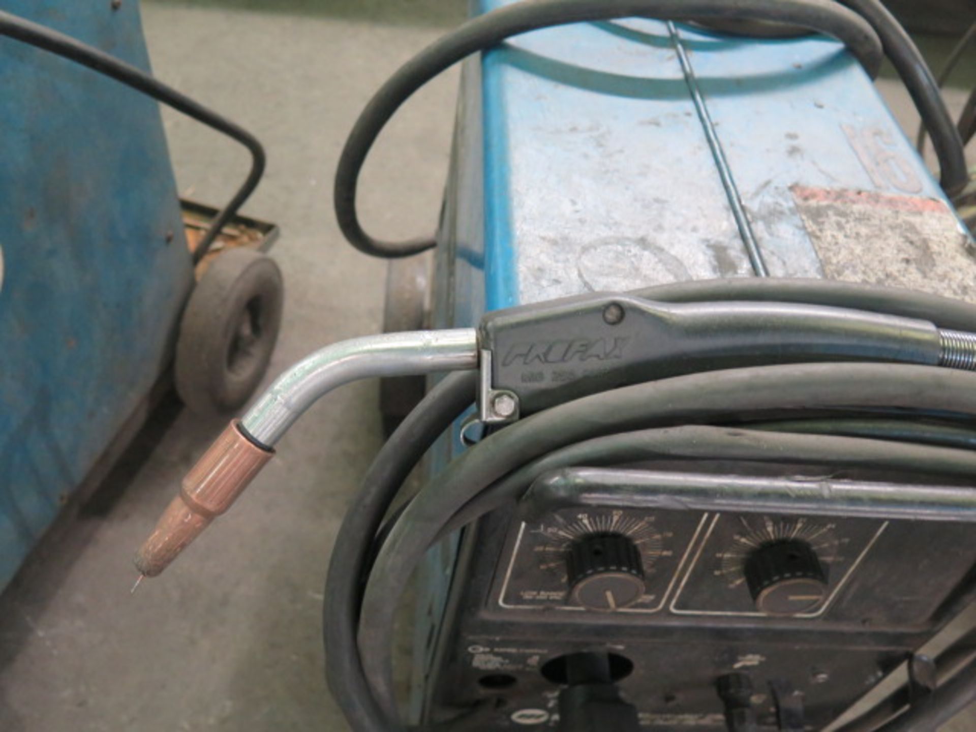 Miller Millermatic 250 CV-DC Arc welding Power Source and Wire Feeder (SOLD AS-IS - N0 WARRANTY) - Image 4 of 5