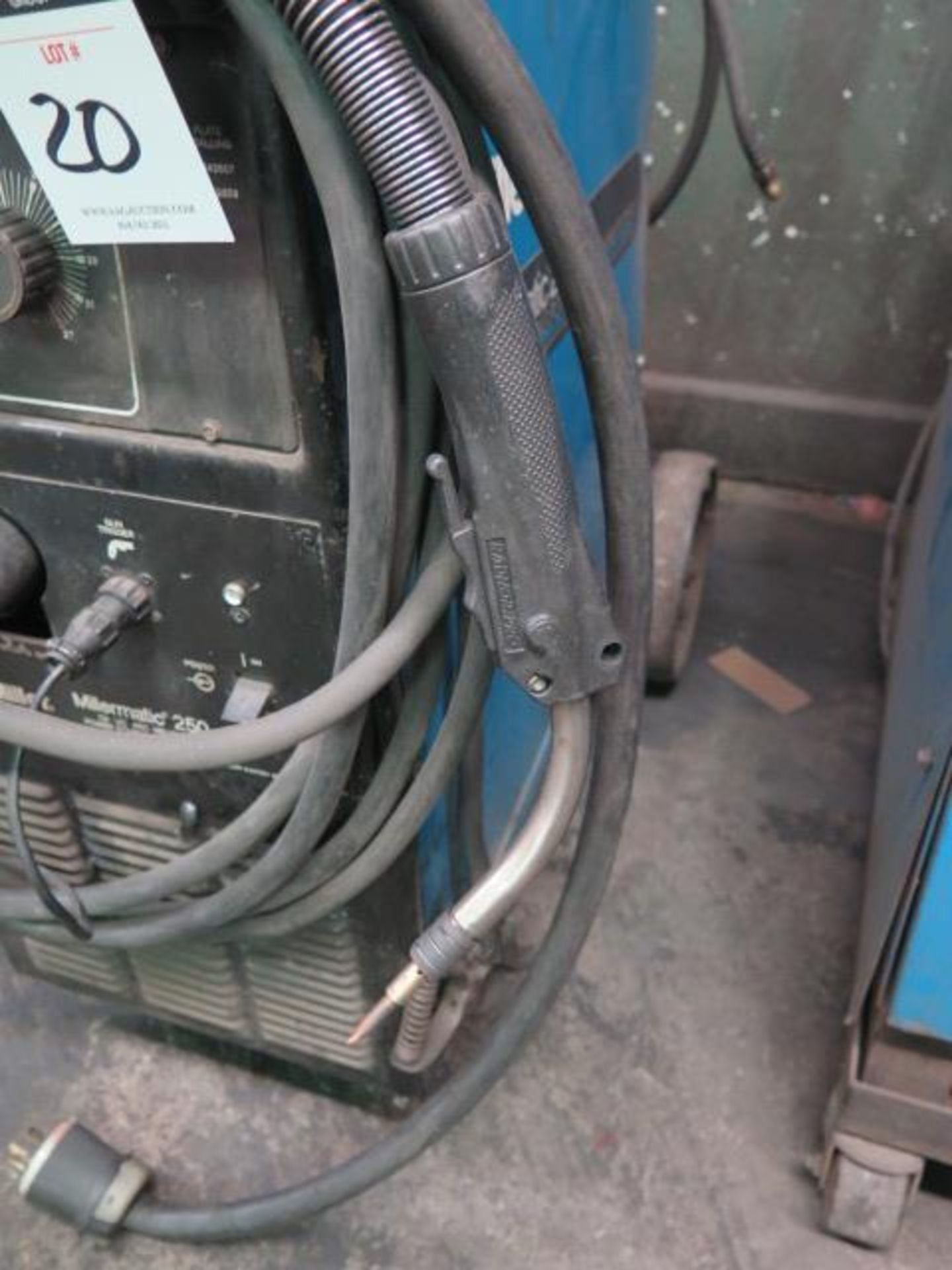 Miller Millermatic 250 CP-DC Arc Welding Power Source and Wire Feeder (SOLD AS-IS - N0 WARRANTY) - Image 4 of 6