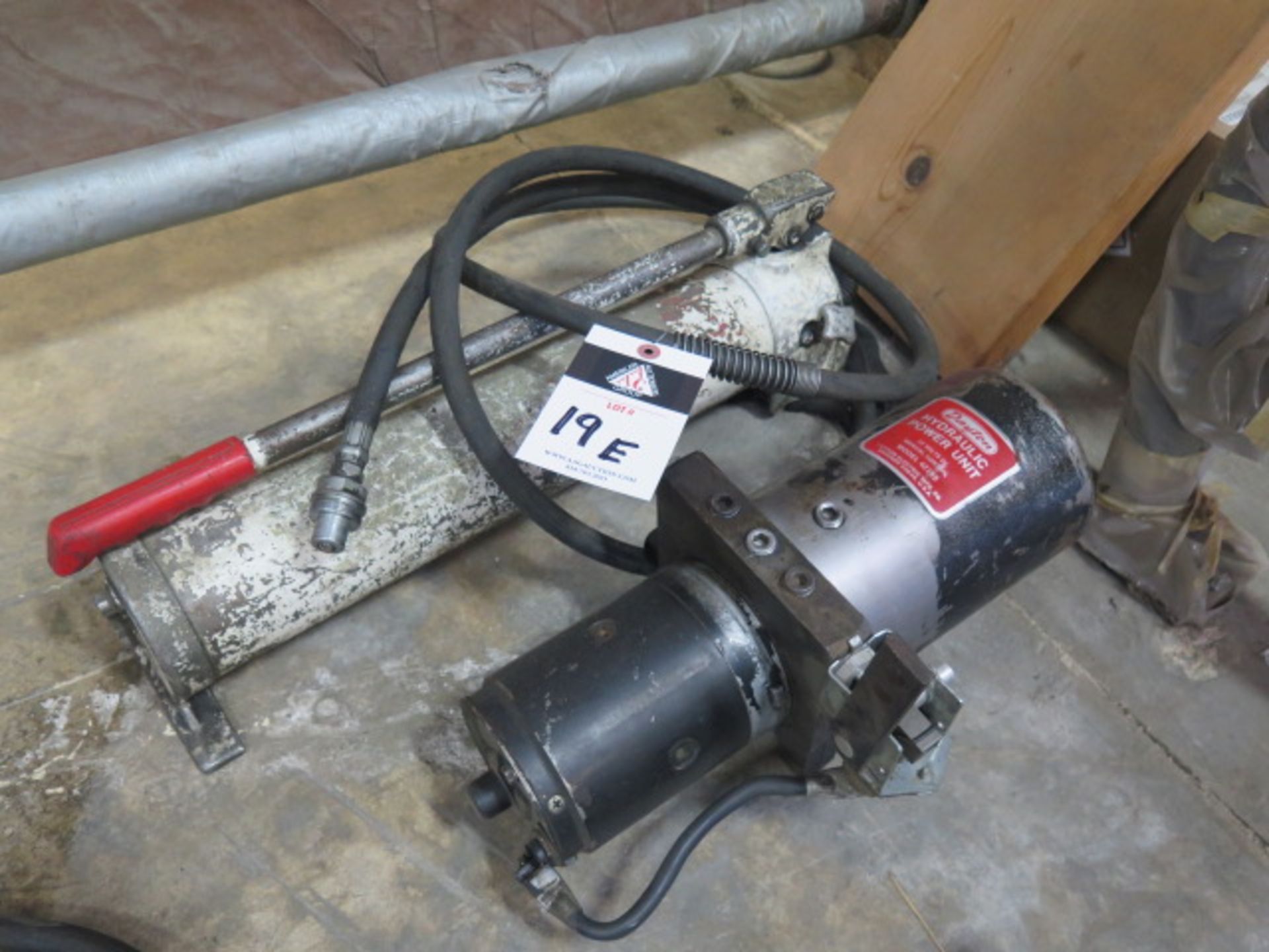 Hand Hydraulic Pump and Electric Hydraulic Pump (SOLD AS-IS - NO WARRANTY)