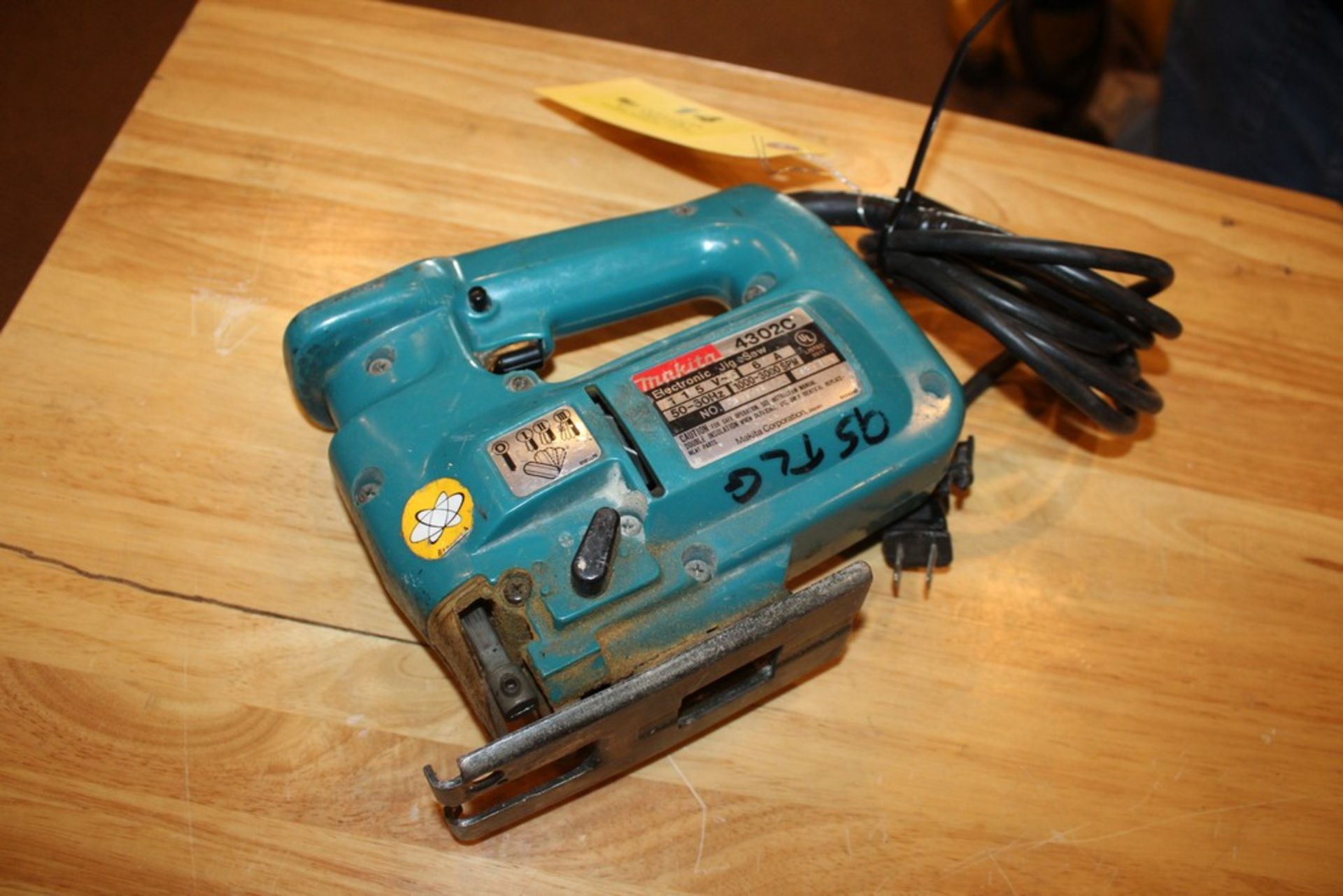 MAKITA MODEL 4302C ELECTRONIC JIG SAW