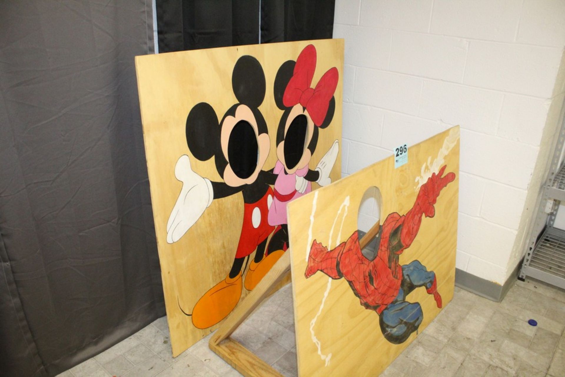 SPIDERMAN AND MICKEY/MINNIE BEAN BAG TOSS