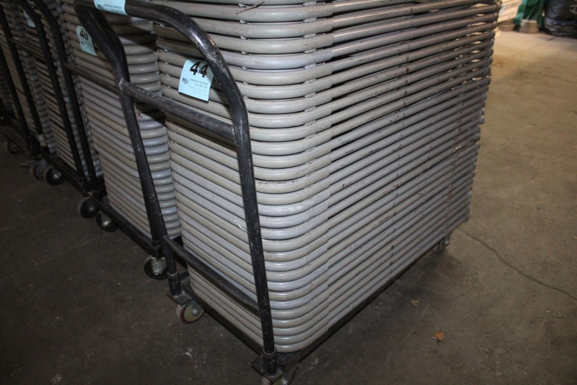 (25) PLASTIC FOLDING CHAIRS WITH METAL FRAMES