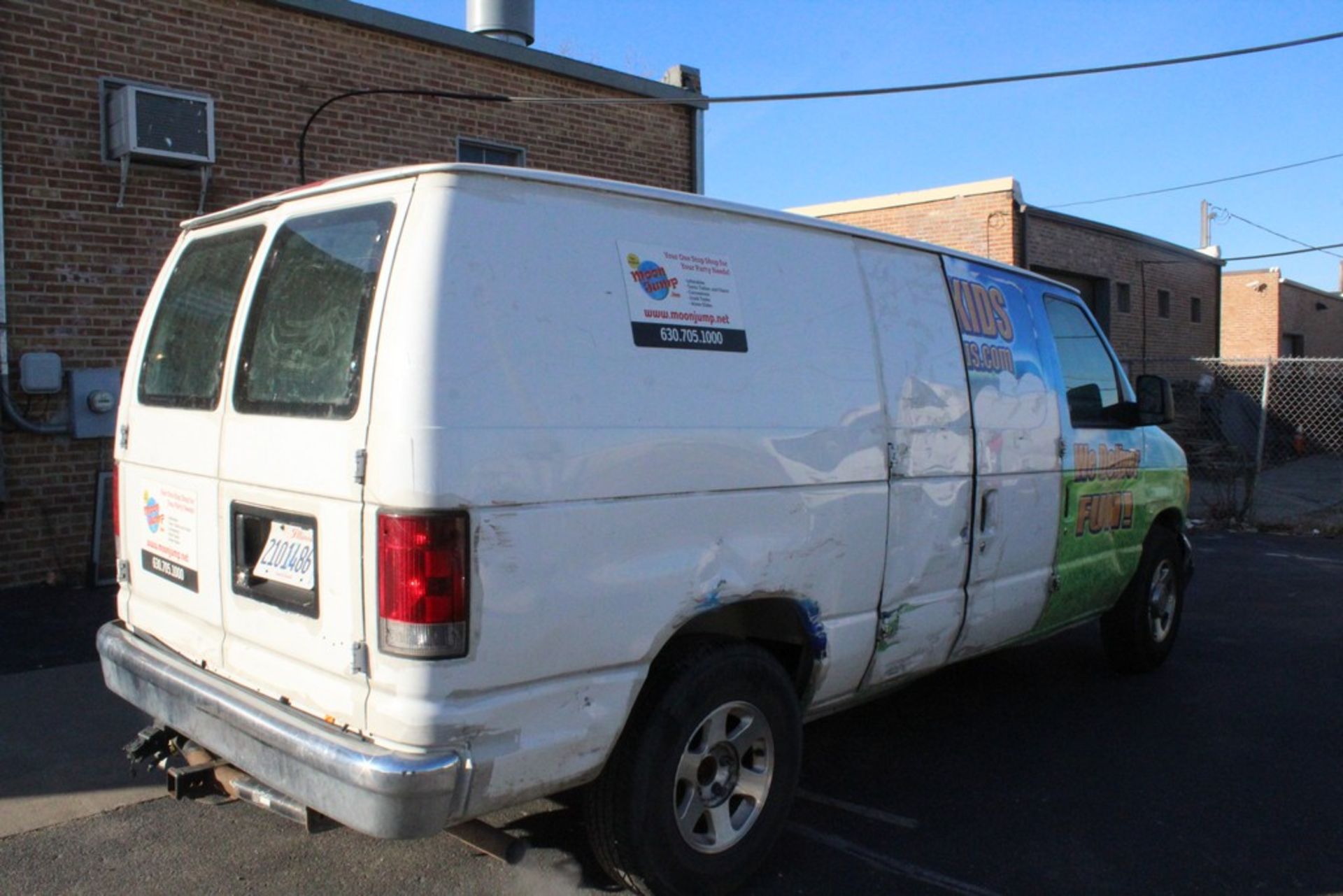 2006 FORD ECONOLINE E-150 CARGO VAN, 4.6L V8, VIN 1FTRE14W86DB10664, 116,568 MILES SHOWN ON - Bild 3 aus 10