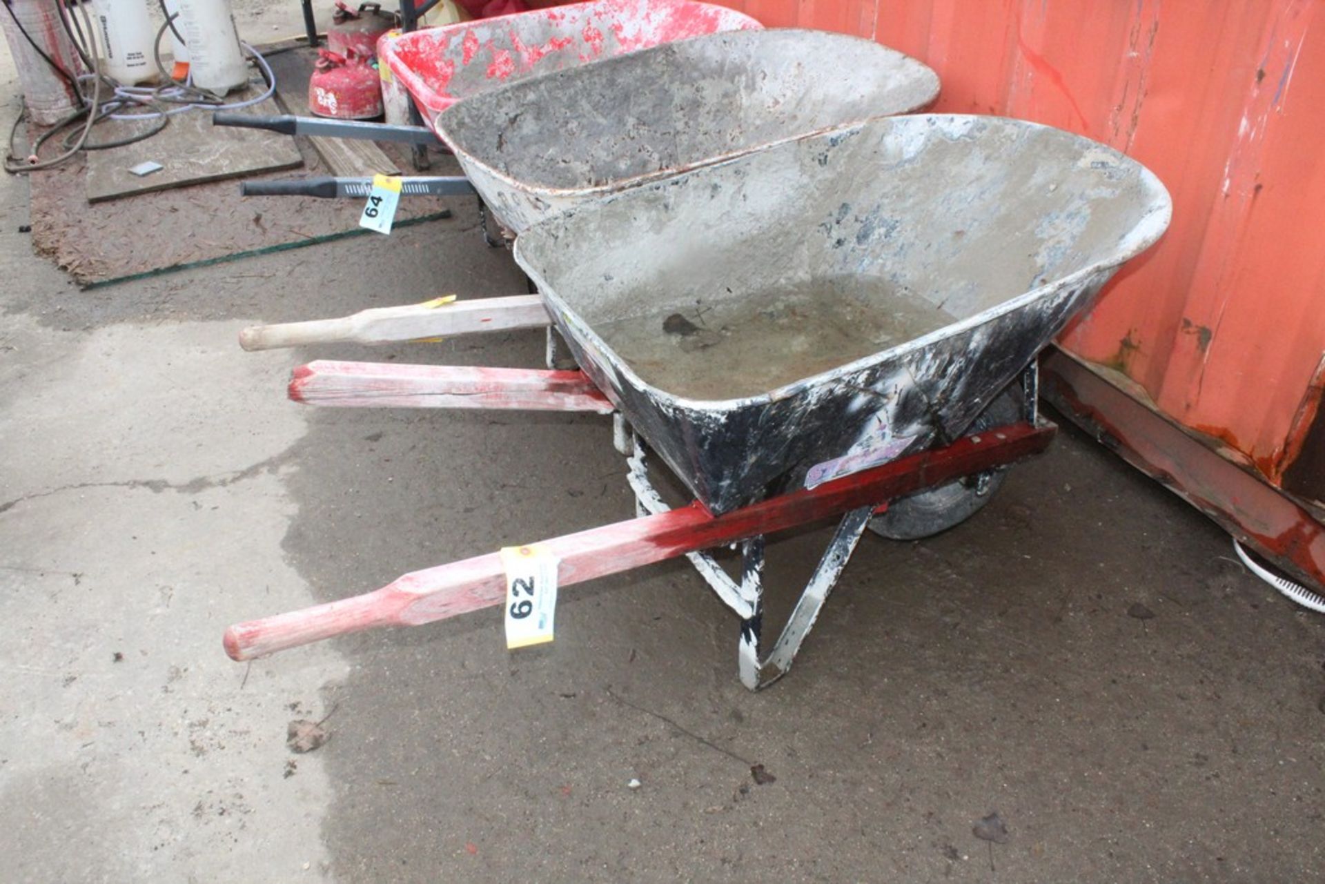 HEAVY DUTY CONSTRUCTION WHEEL BARROW BROKEN HANDLE