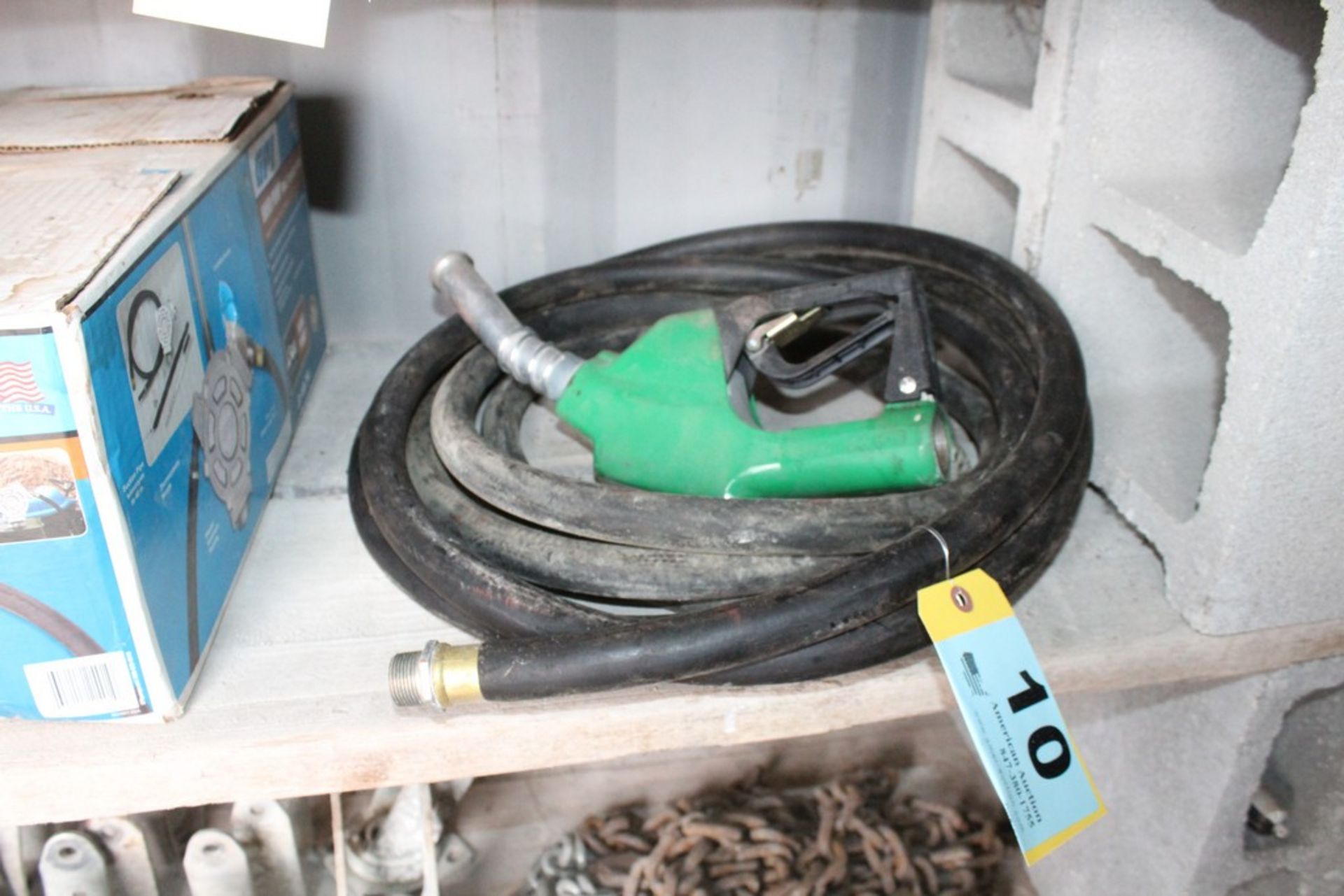 FUEL HOSE AND HANDLE