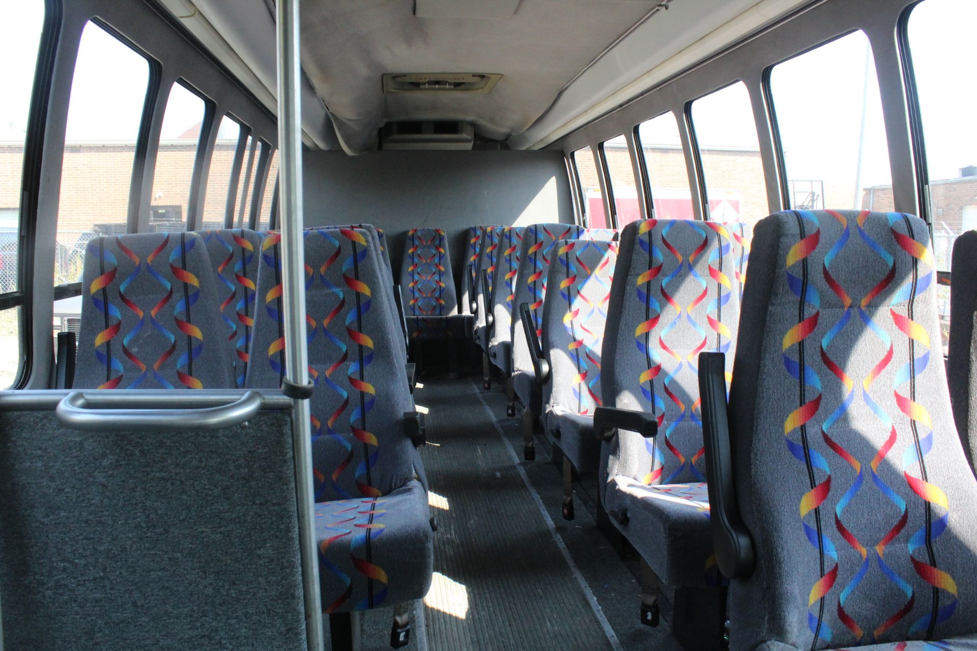 1999 FORD F-550 PASSENGER BUS, DIESEL, 7.3L V-8, VIN 1FDAF56F0XED99139, 182,235 MILES SHOWN ON - Image 9 of 11