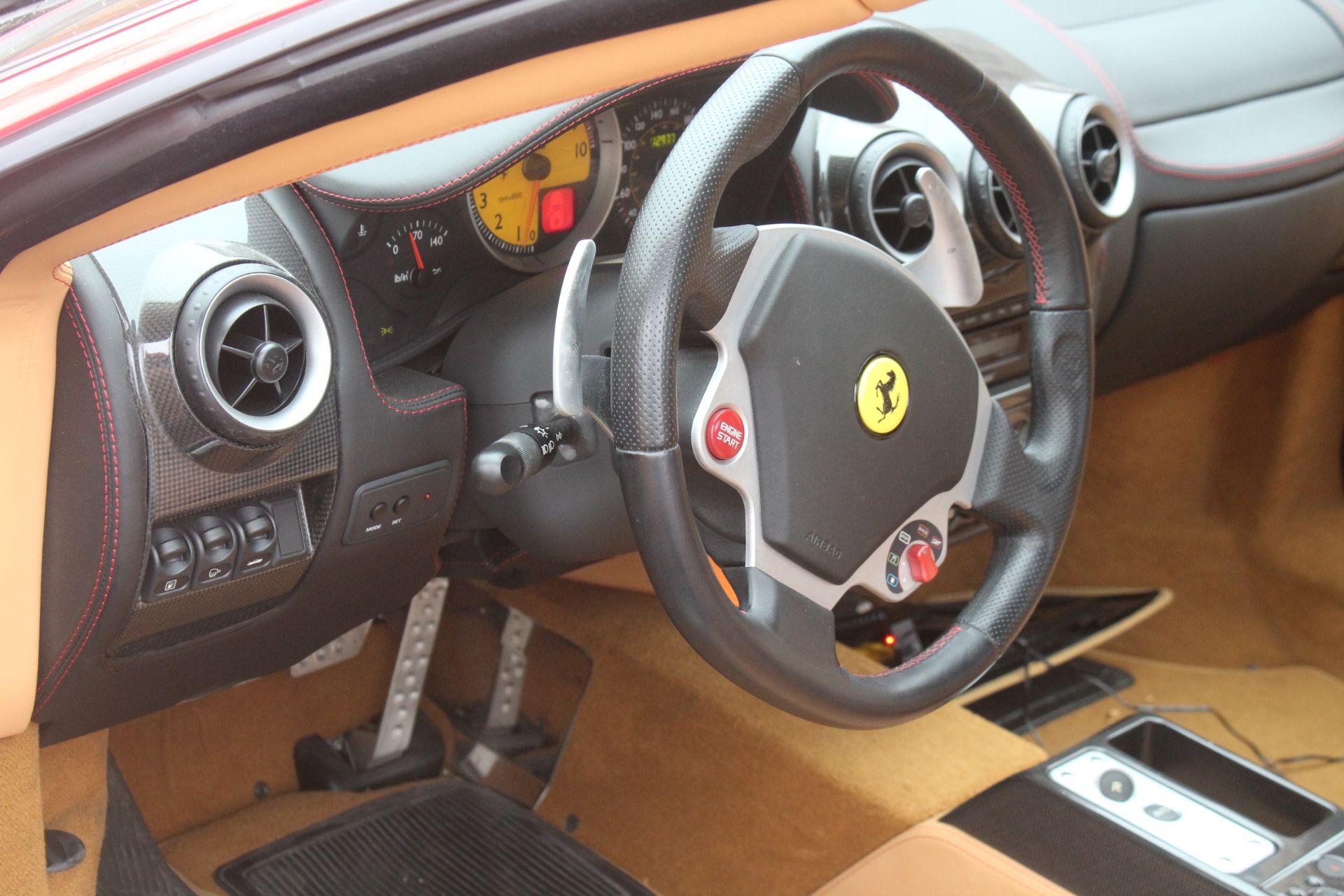 2007 FERRARI F430 SPIDER CONVERTIBLE, 4.3L V-8, AUTO. WITH PADDLE SHIFTERS, VIN ZFFEW59A470155563, - Image 14 of 19