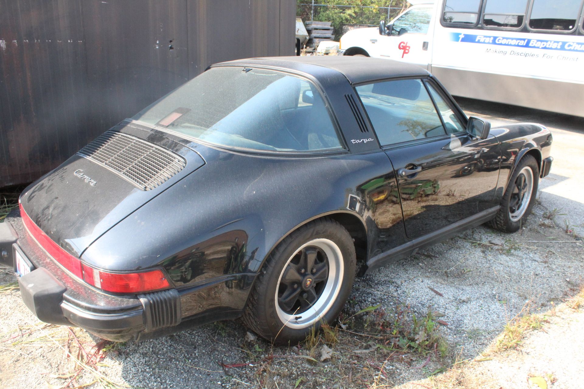 1987 PORSCHE 911 CARRERA, 3.2L H6, CONVERTIBLE, VIN WP0EB0915HS161844 (NOT CURRENTLY RUNNING AND CUR - Image 3 of 7