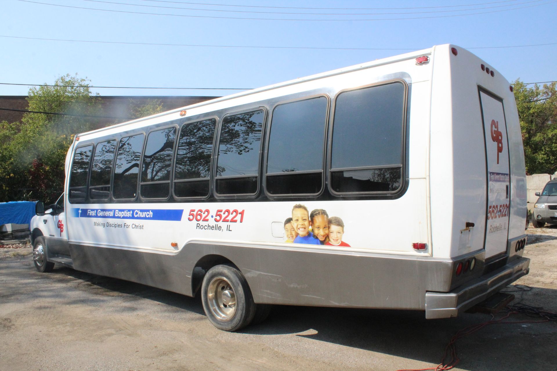 1999 FORD F-550 PASSENGER BUS, DIESEL, 7.3L V-8, VIN 1FDAF56F0XED99139, 182,235 MILES SHOWN ON - Image 5 of 11