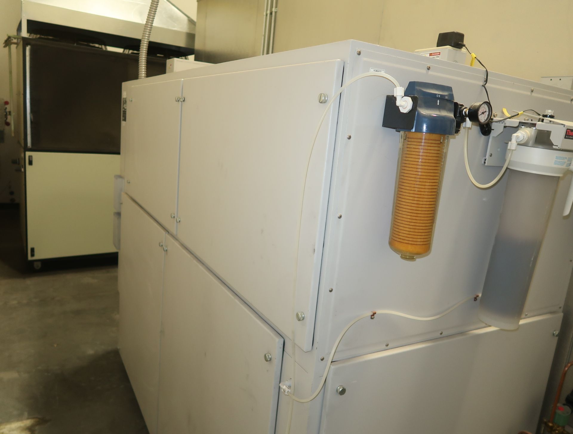 THERMOTRON ENVIRONMENTAL CHAMBER MDL. WP2736-THCMA-15, SN. 46483A, SELF CONTAINED - Image 9 of 12