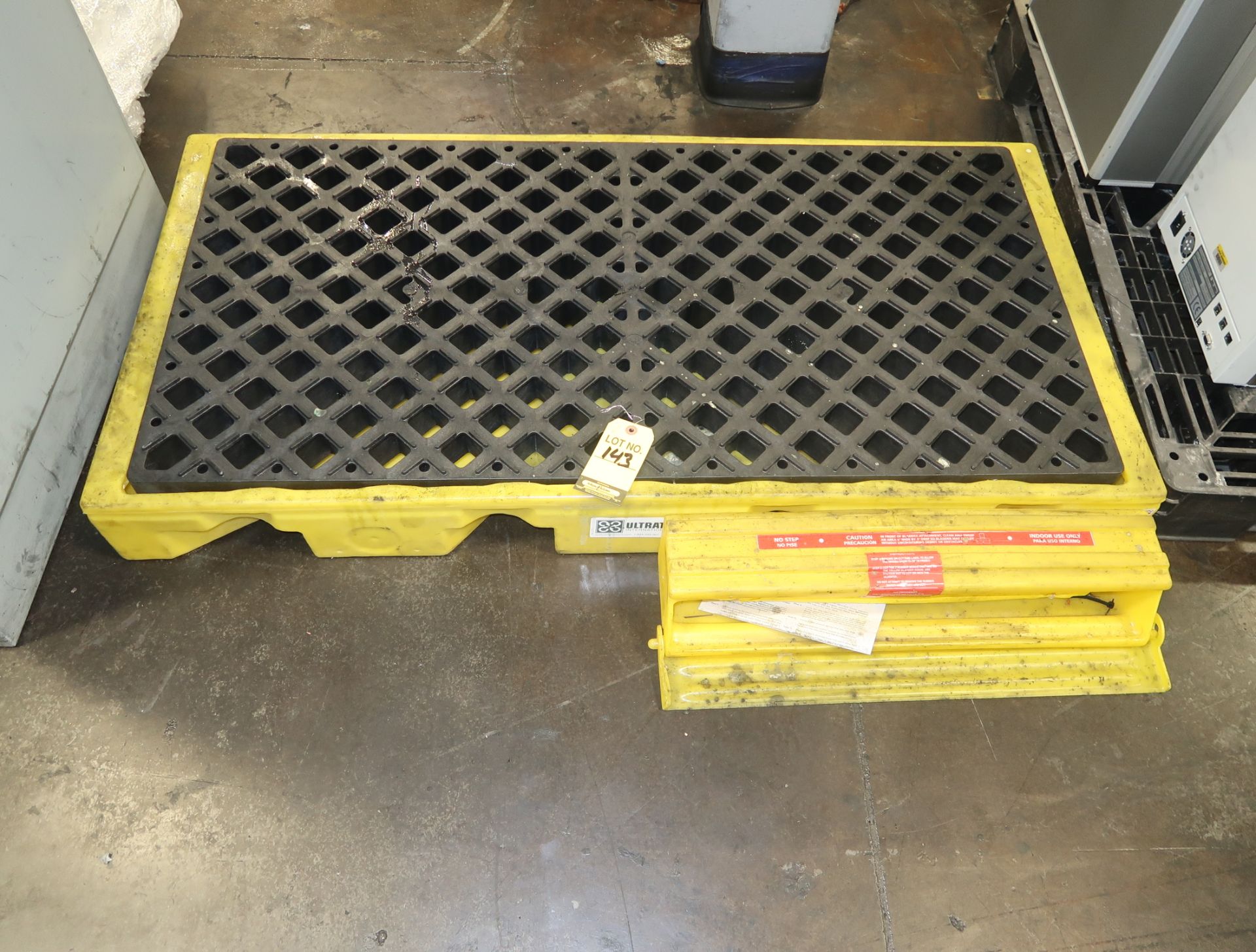 SPILL CONTAINMENT RACK