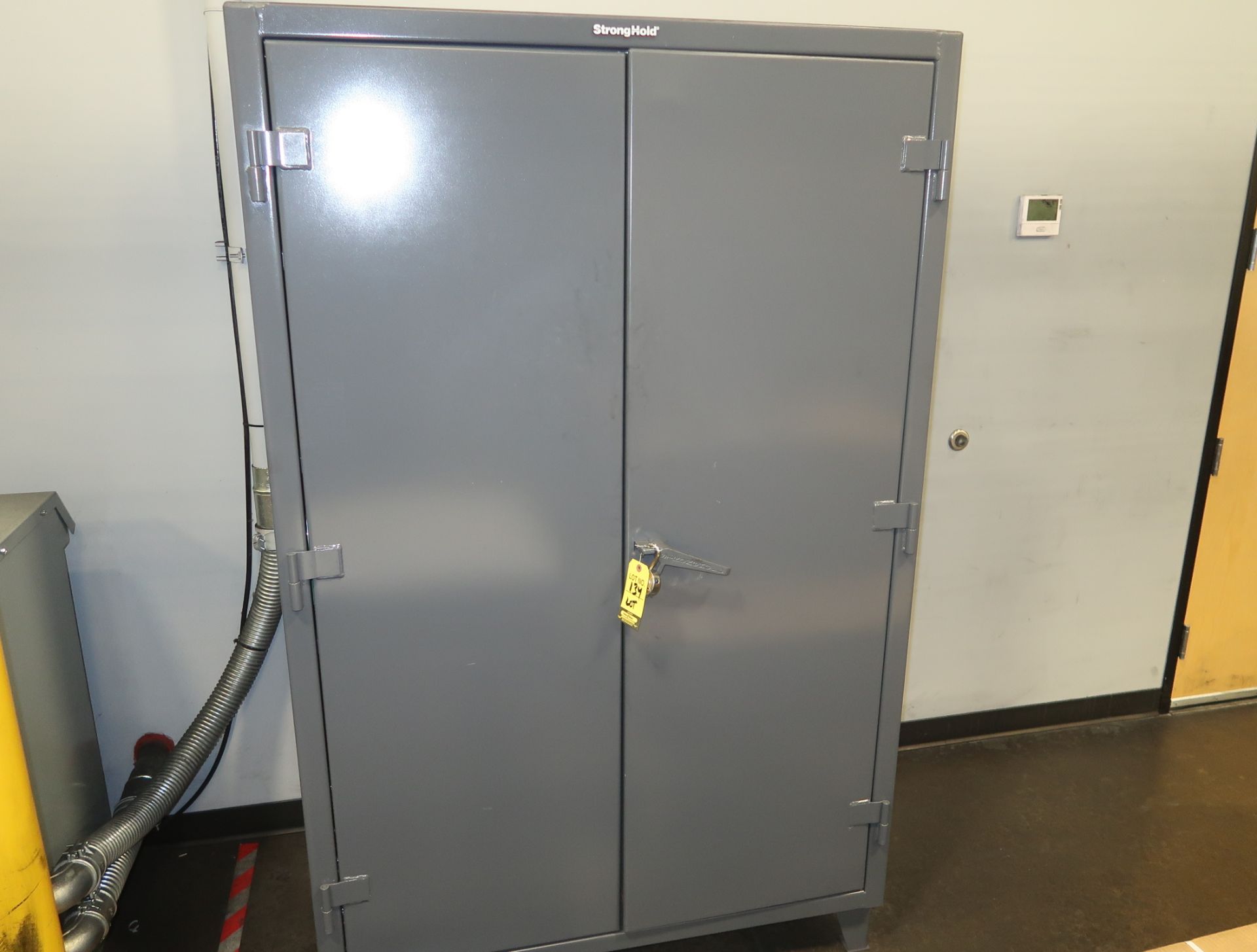 LOT STRONGHOLD HD LOCKING SUPPLY CABINET 6' X 4'