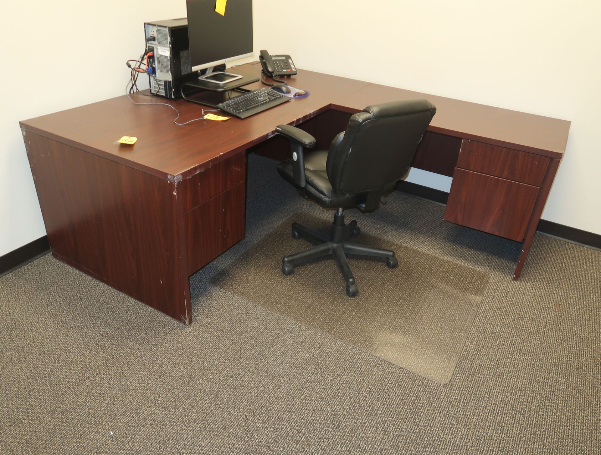 LOT OFFICE FURNITURE